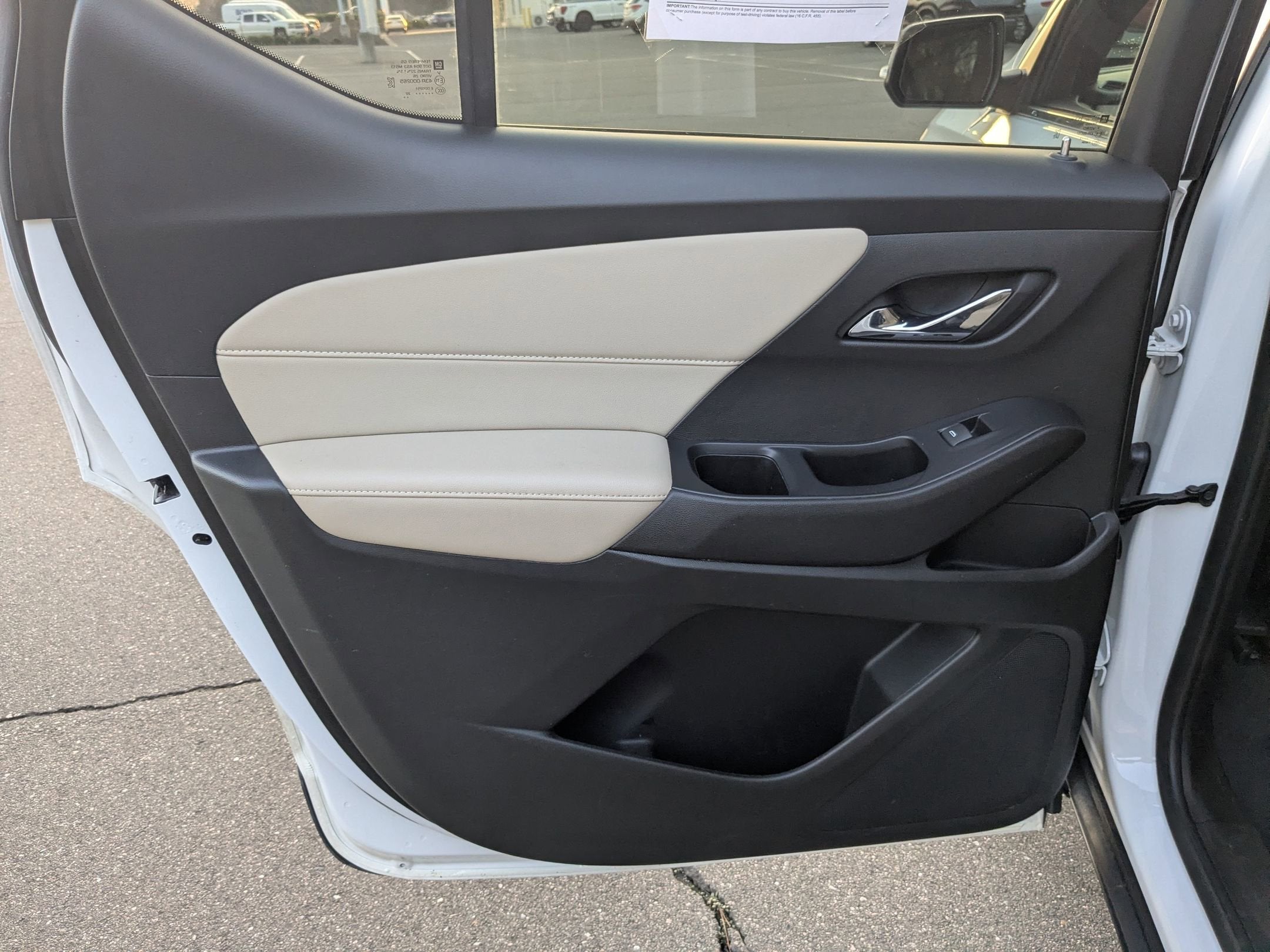 2022 Chevrolet Traverse LT Leather