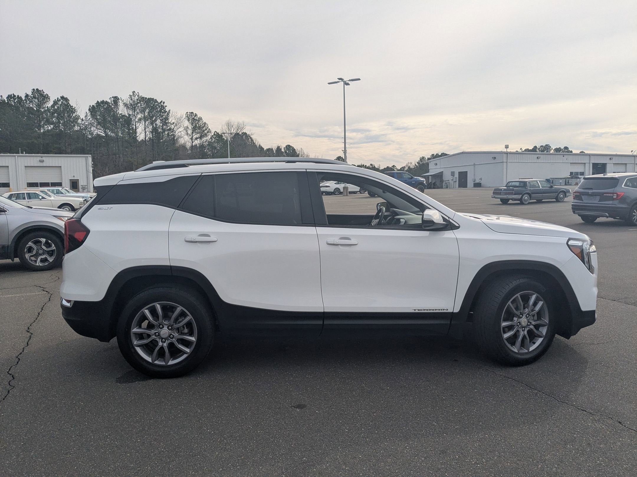 2024 GMC Terrain SLT