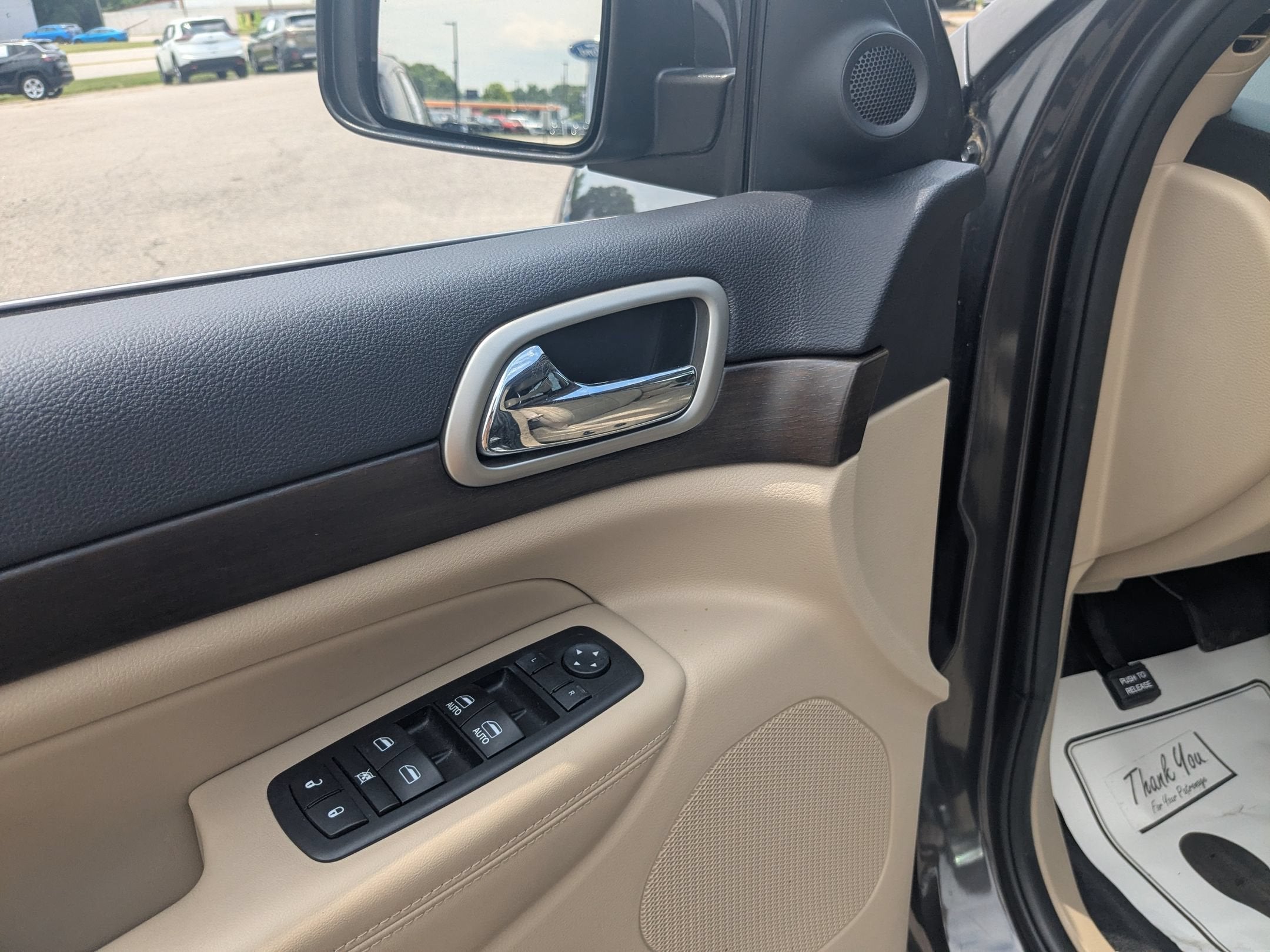 2017 Jeep Grand Cherokee Laredo 4x2