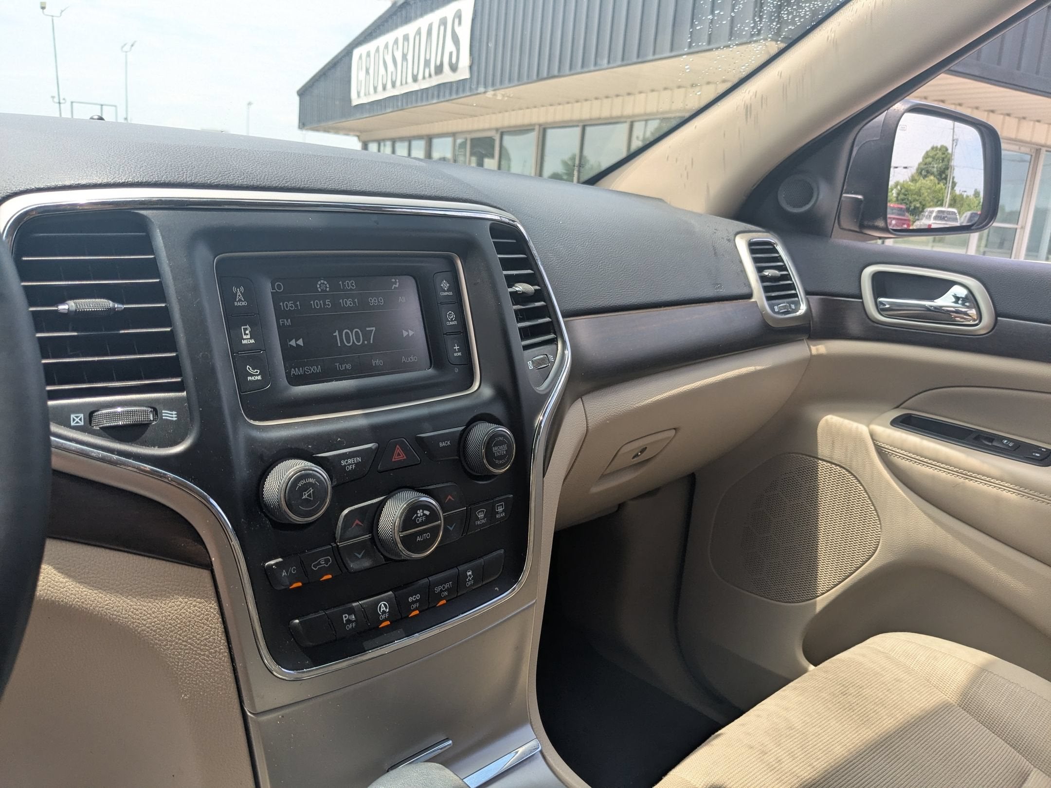 2017 Jeep Grand Cherokee Laredo 4x2
