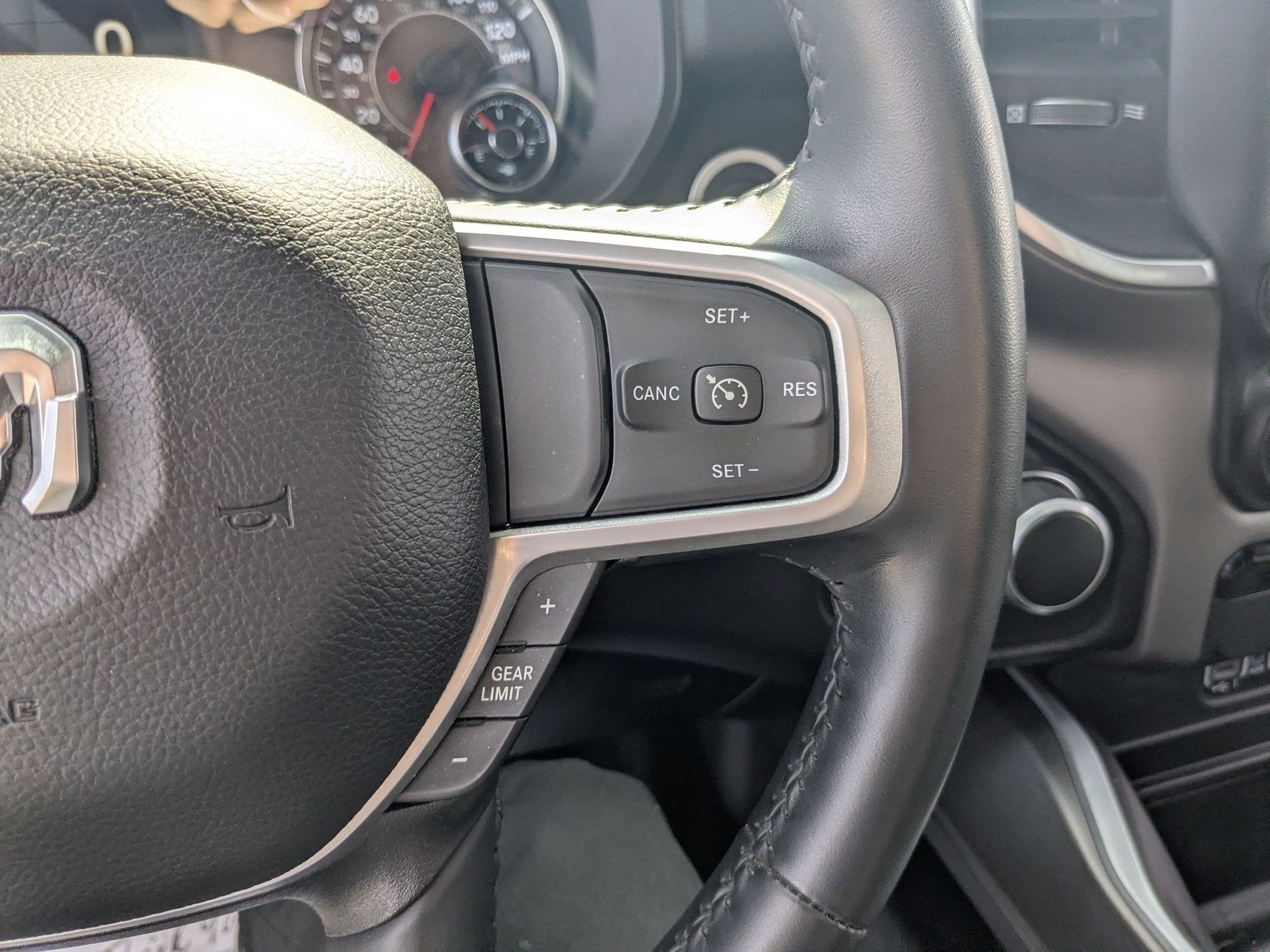 2023 RAM 1500 Big Horn Crew Cab 4x2 5'7' Box