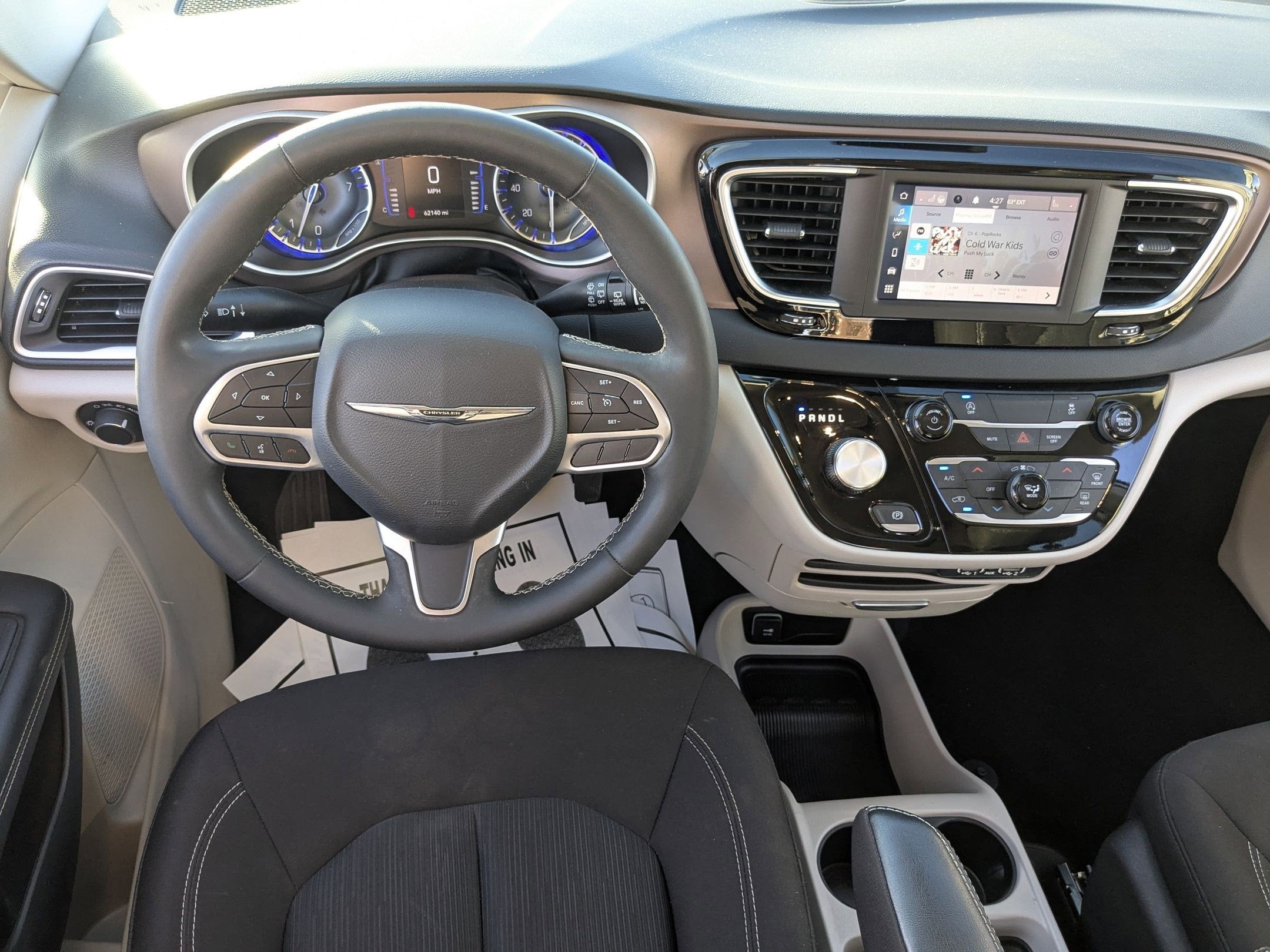 2023 Chrysler Voyager LX