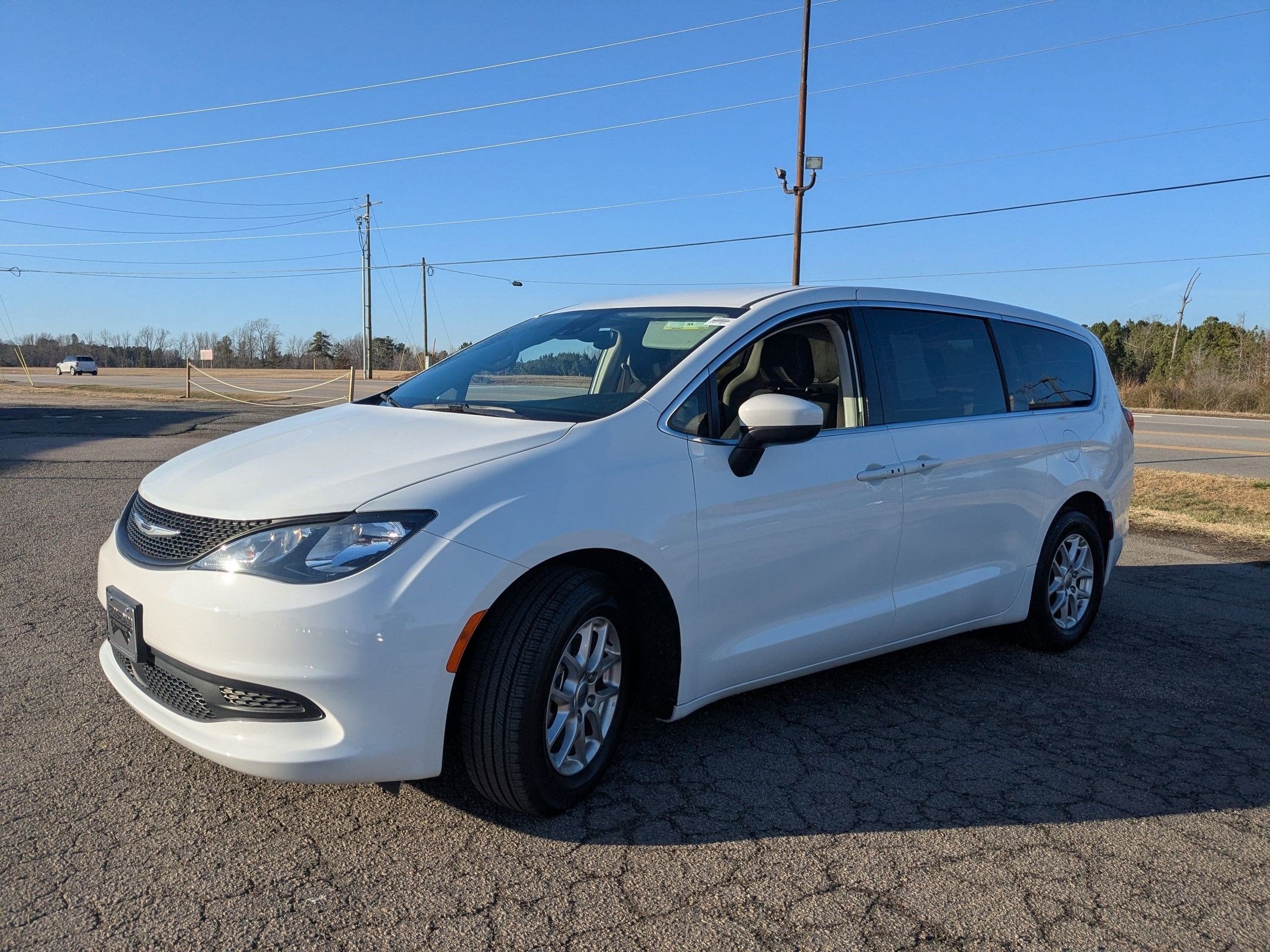 2023 Chrysler Voyager LX