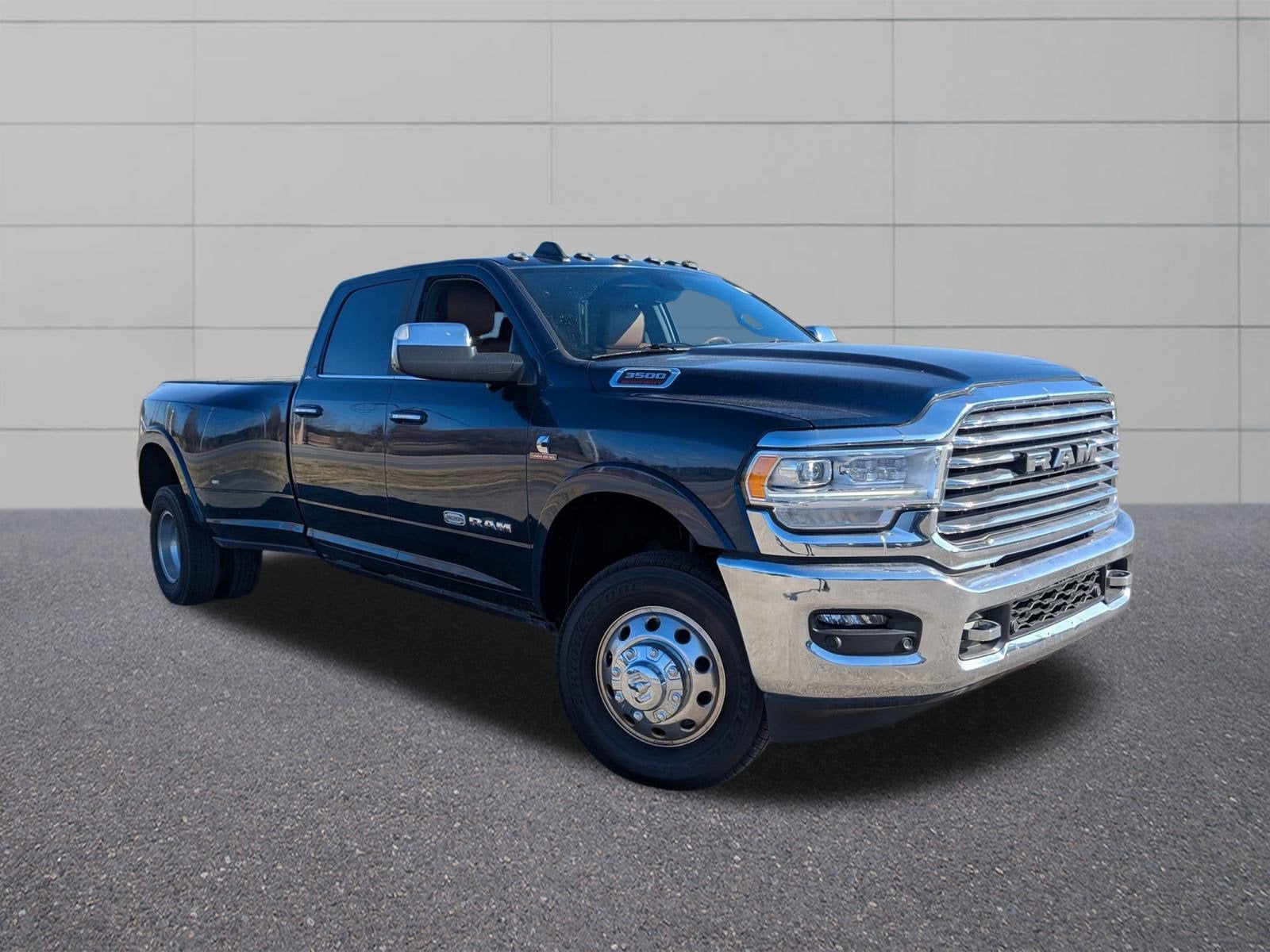 2022 RAM 3500 Limited Longhorn Crew Cab 4x4 8' Box