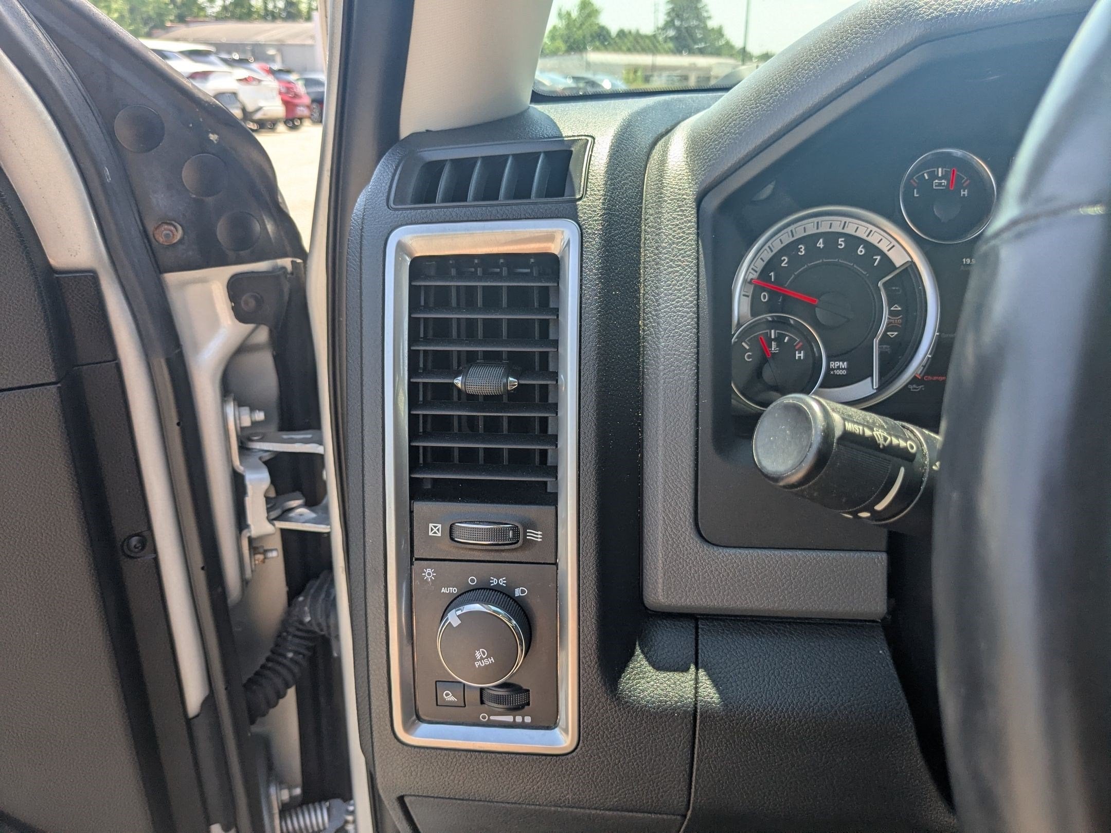 2018 RAM 1500 Big Horn Crew Cab 4x4 5'7' Box