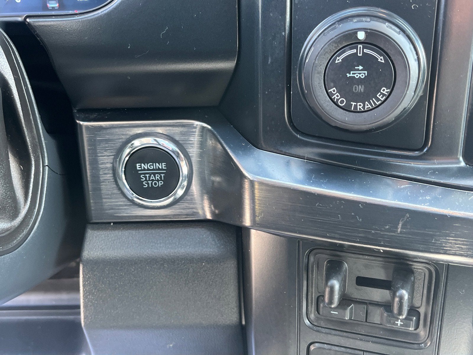 2025 Ford Super Duty F-350 SRW LARIAT