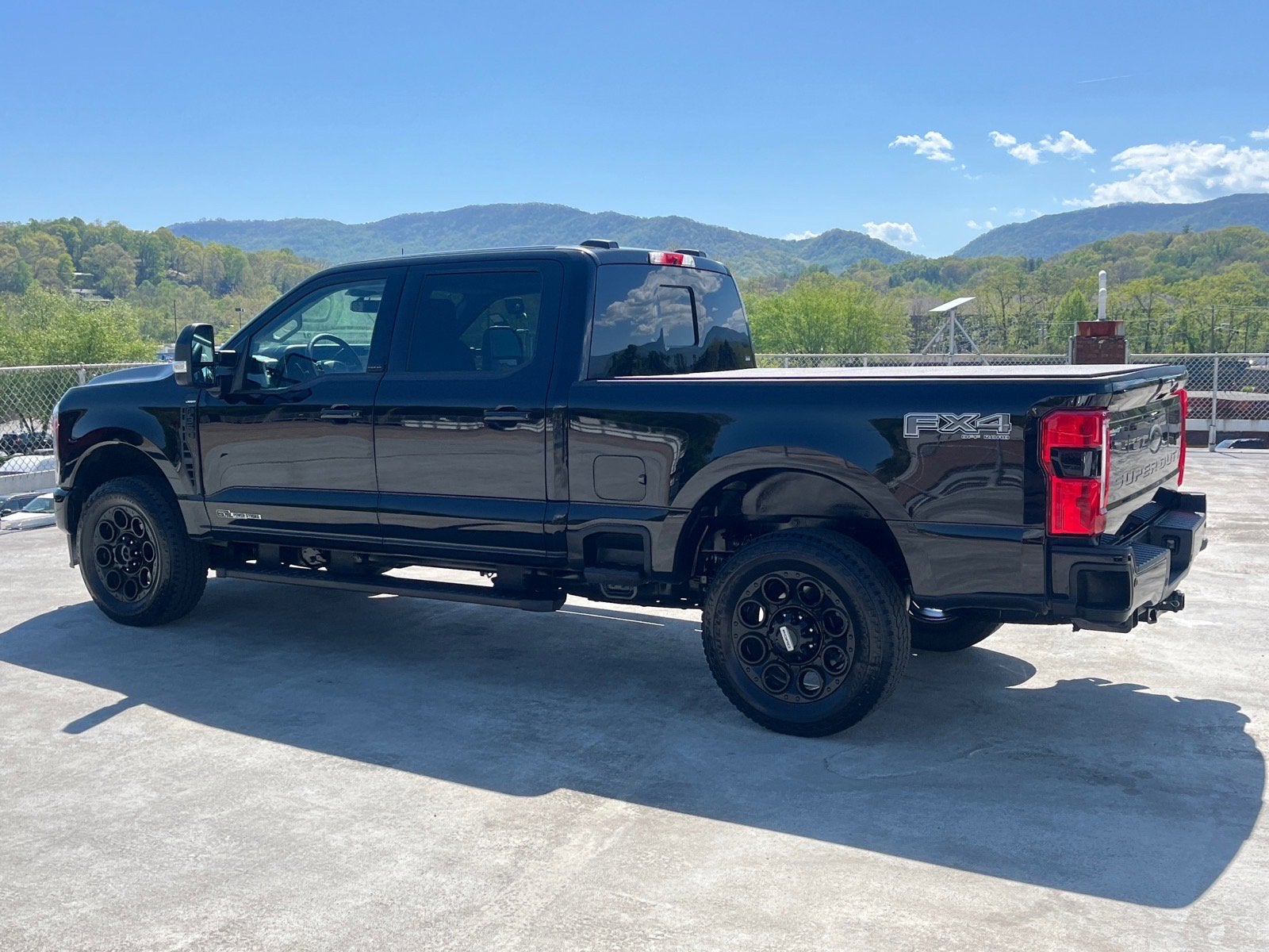 2025 Ford Super Duty F-350 SRW LARIAT