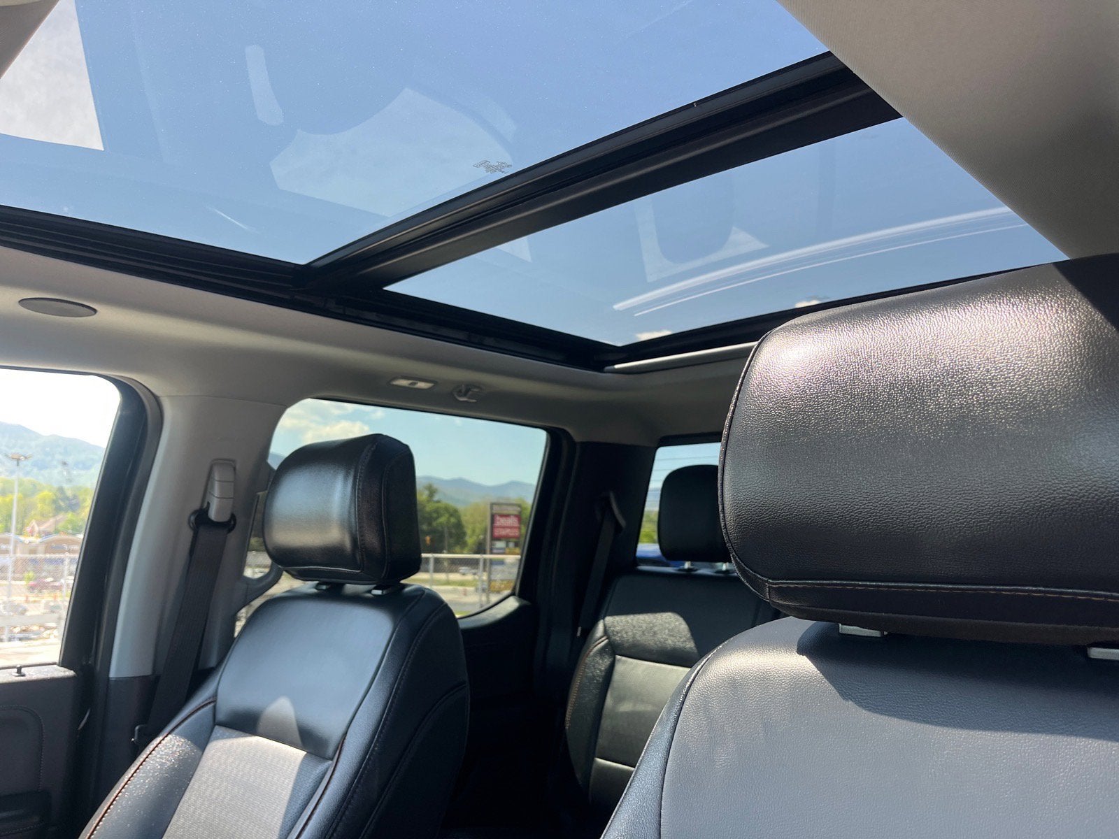 2025 Ford Super Duty F-350 SRW LARIAT