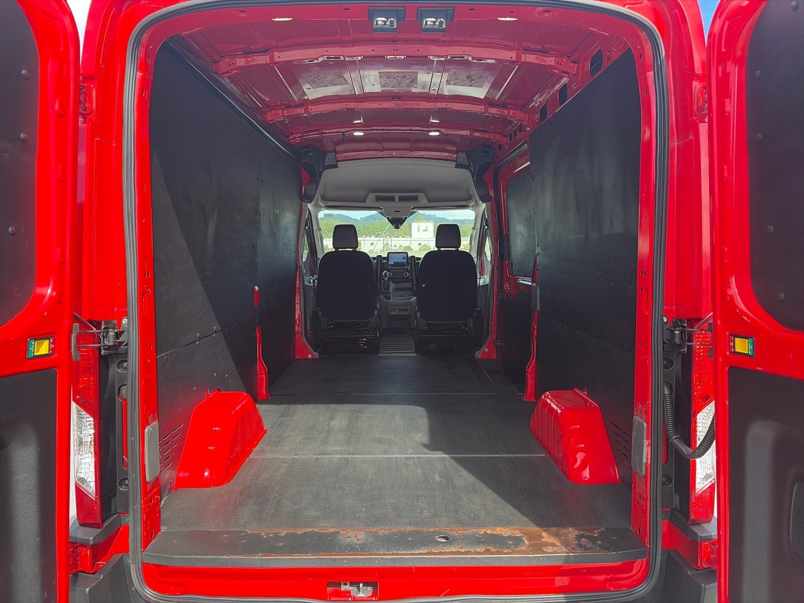 2022 Ford Transit Cargo Van T-250 130" Med Rf 9070 GVWR RWD