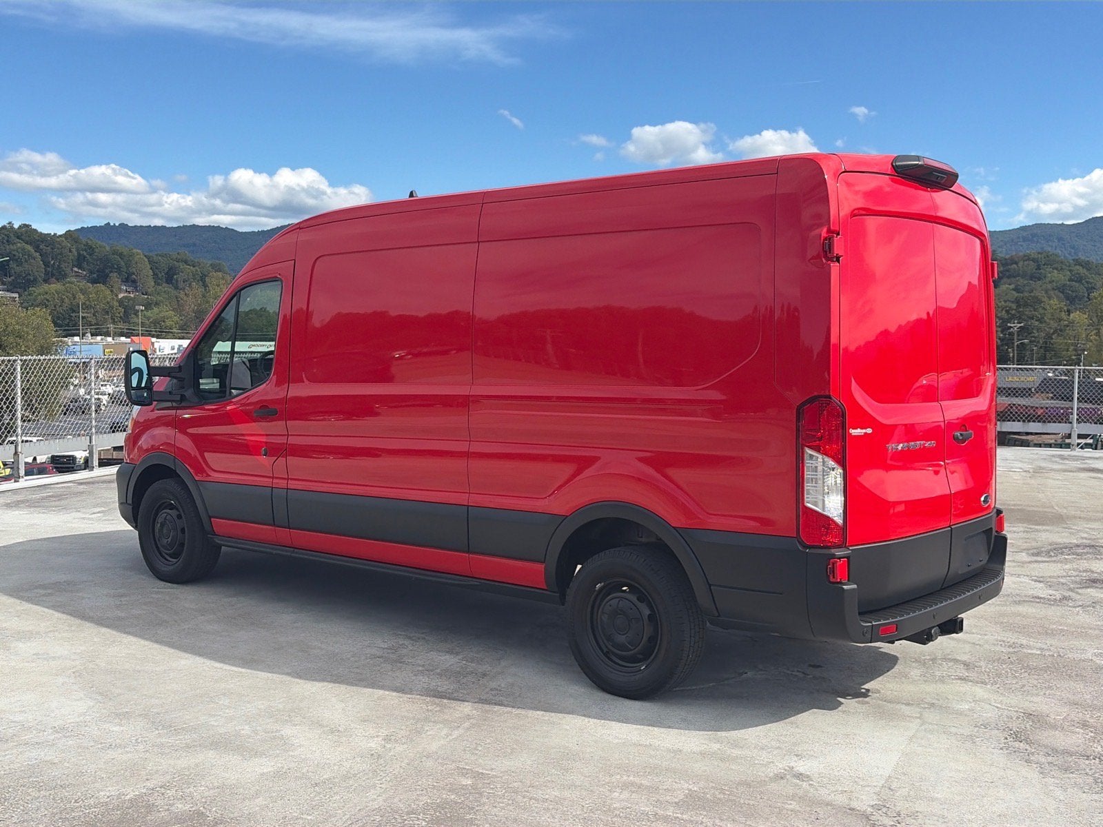 2022 Ford Transit Cargo Van T-250 130" Med Rf 9070 GVWR RWD