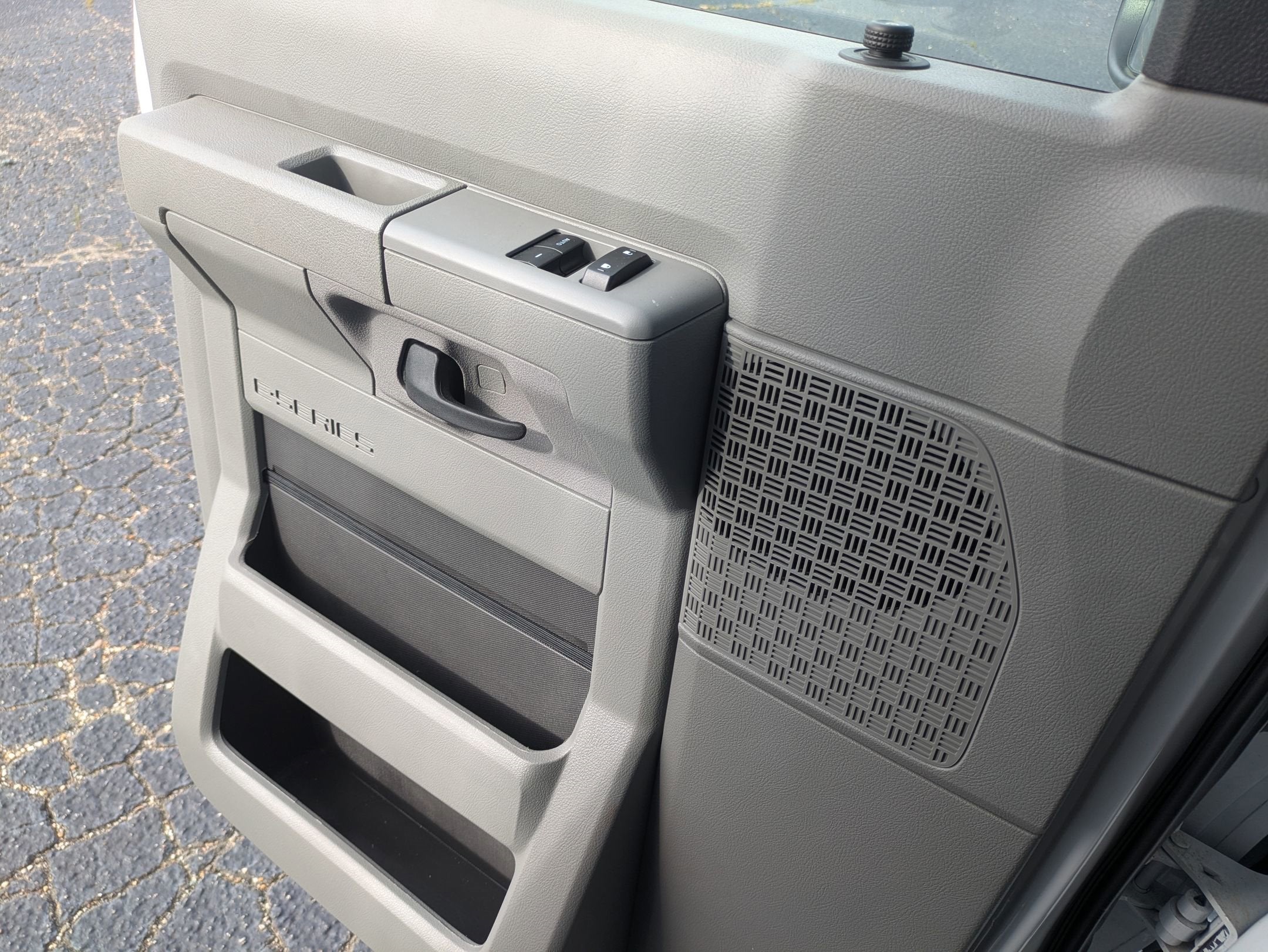 2025 Ford E-Series Cutaway E-350 DRW 176" WB