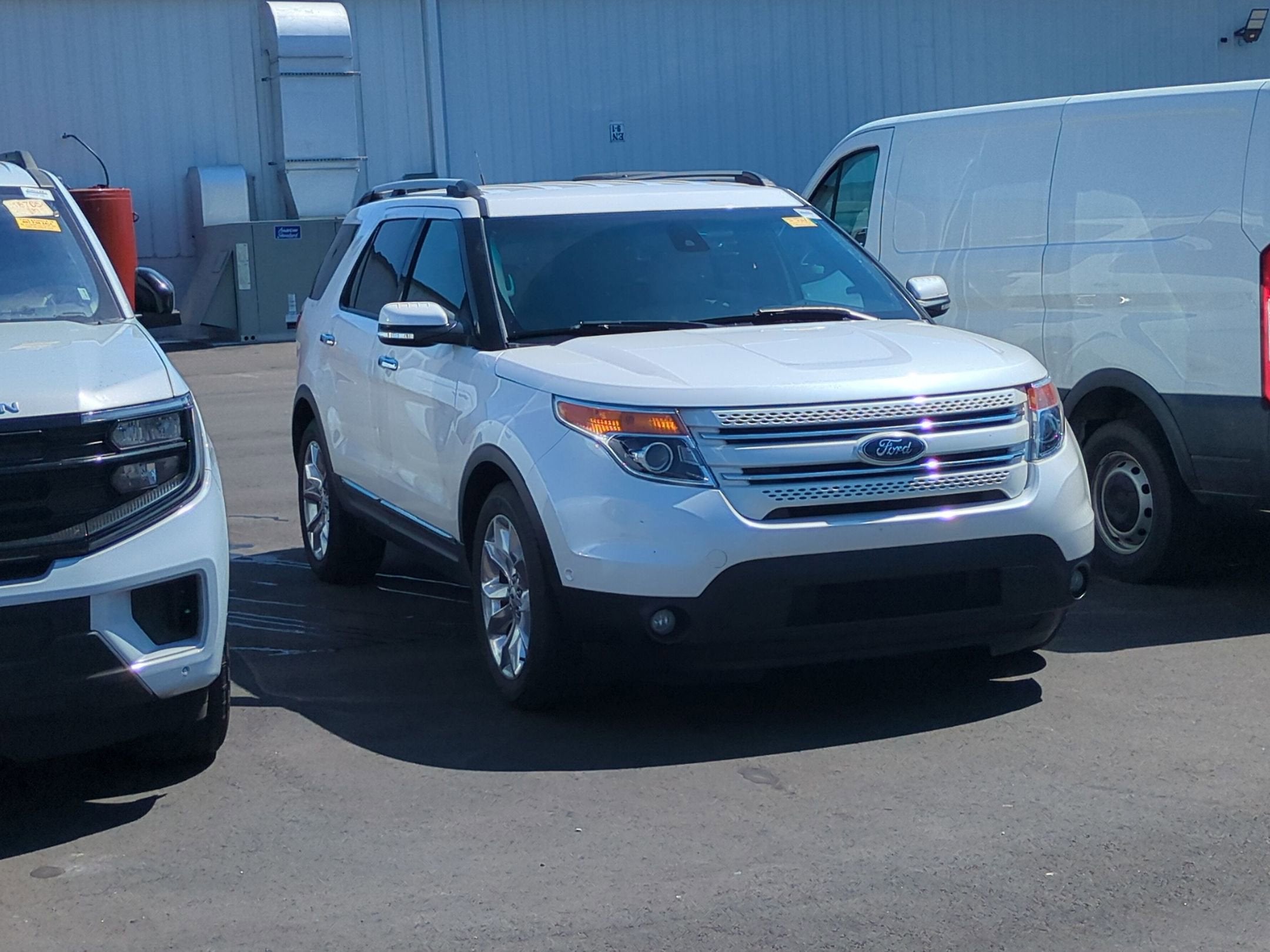 2015 Ford Explorer Limited's photo