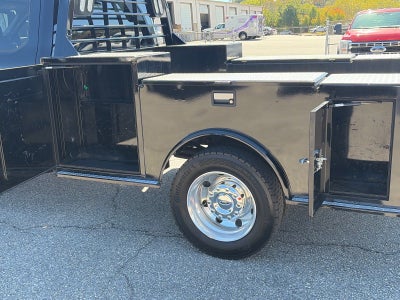 2026 Ford Super Duty F-450 DRW Lariat DRW