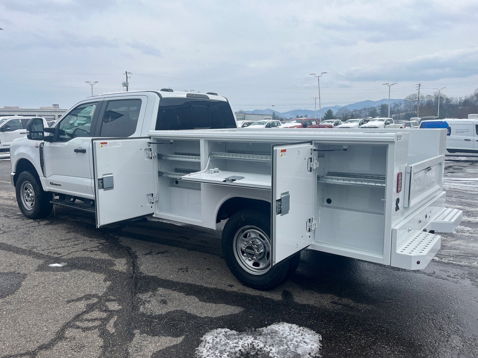 2026 Ford Super Duty F-350 SRW XL