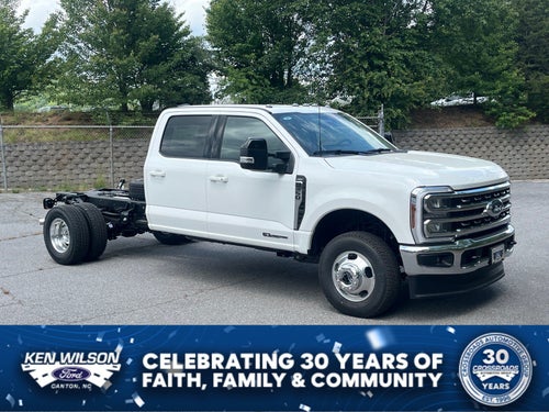 2026 Ford Super Duty F-350 DRW LARIAT