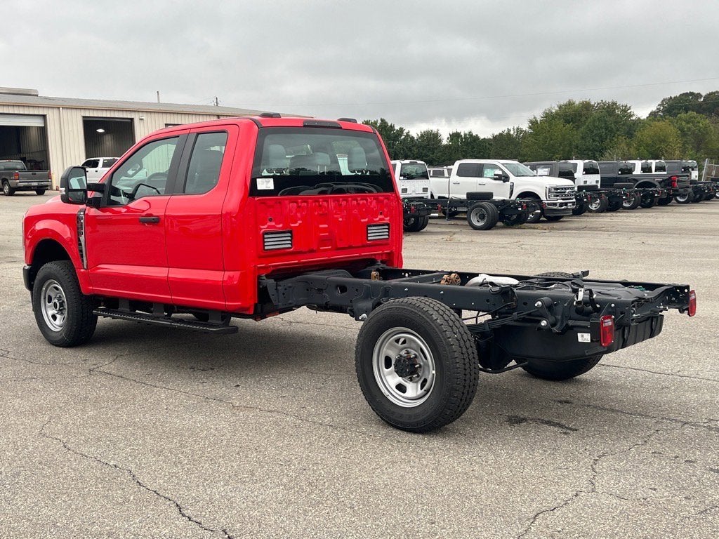 2025 Ford Super Duty F-350 SRW XL
