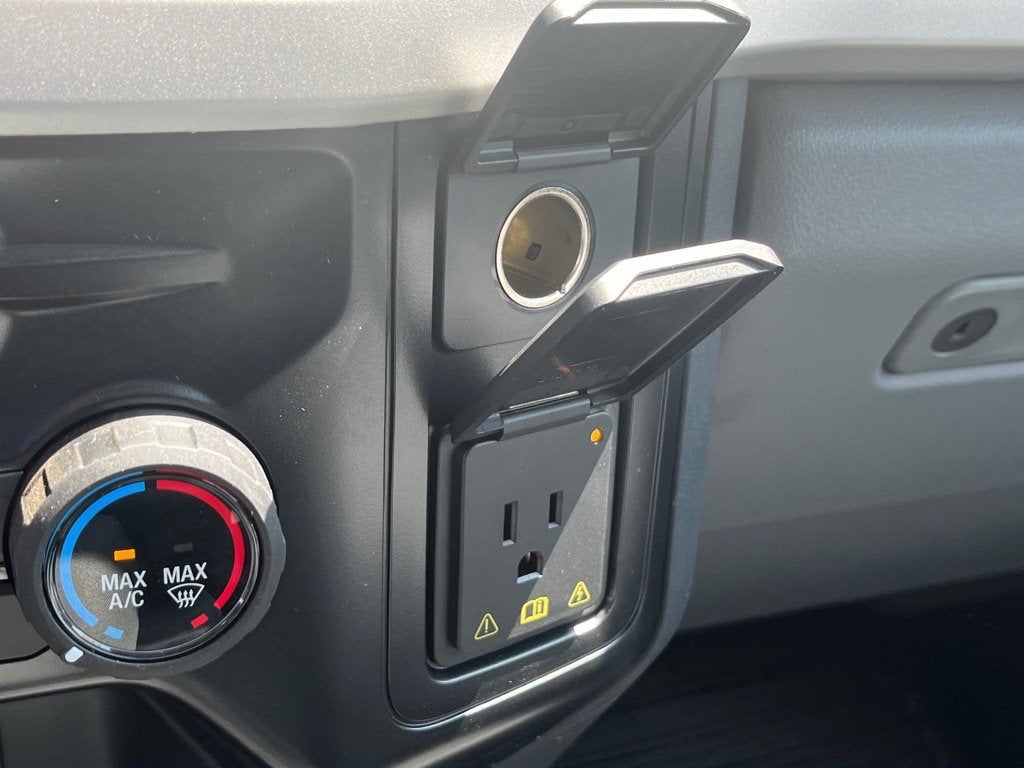 2025 Ford Super Duty F-600 DRW XLT