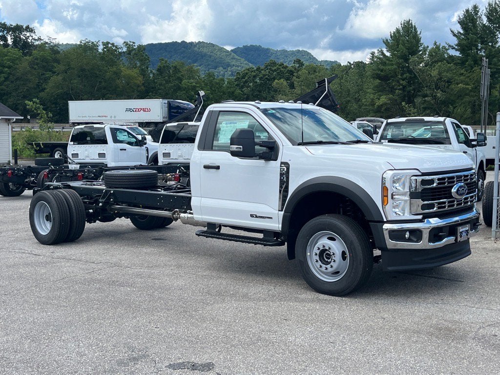 2025 Ford Super Duty F-600 DRW XL
