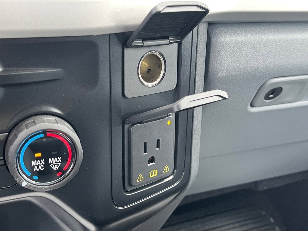 2025 Ford Super Duty F-600 DRW XL