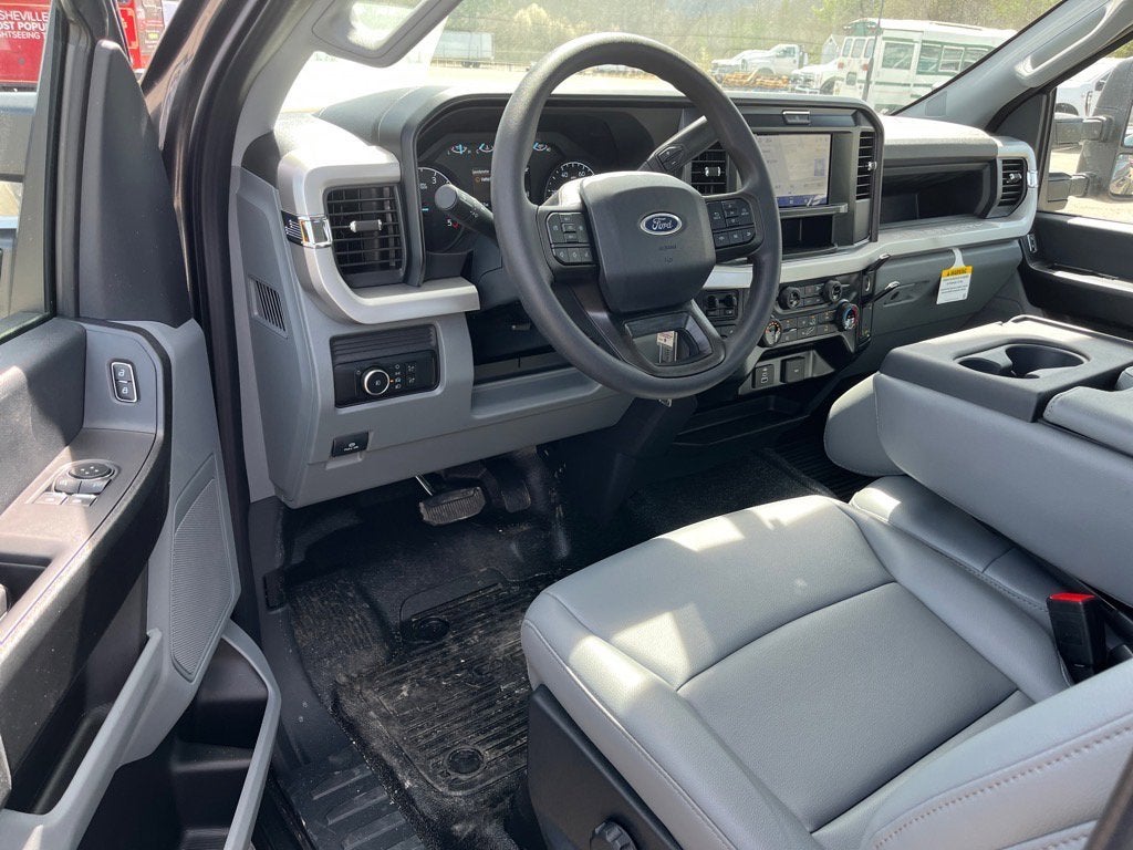 2025 Ford Super Duty F-350 DRW XL