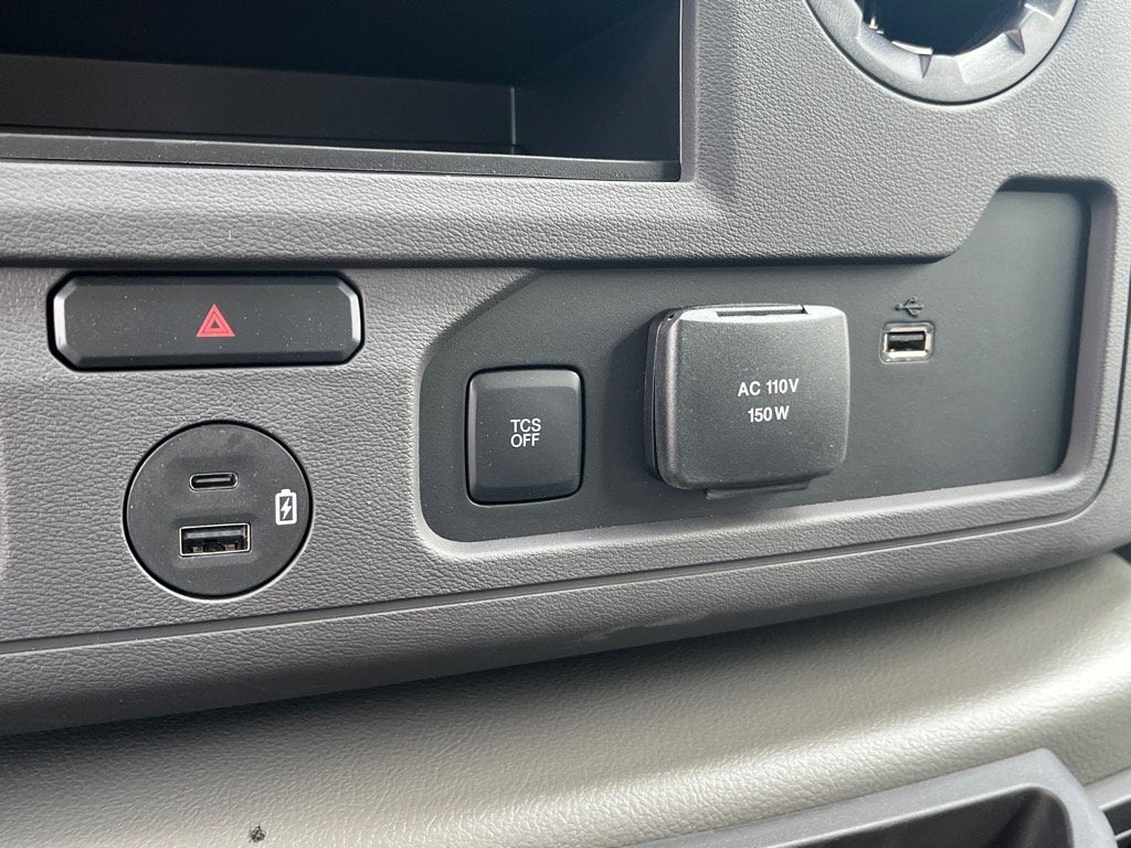 2025 Ford E-Series Cutaway Base Cutaway