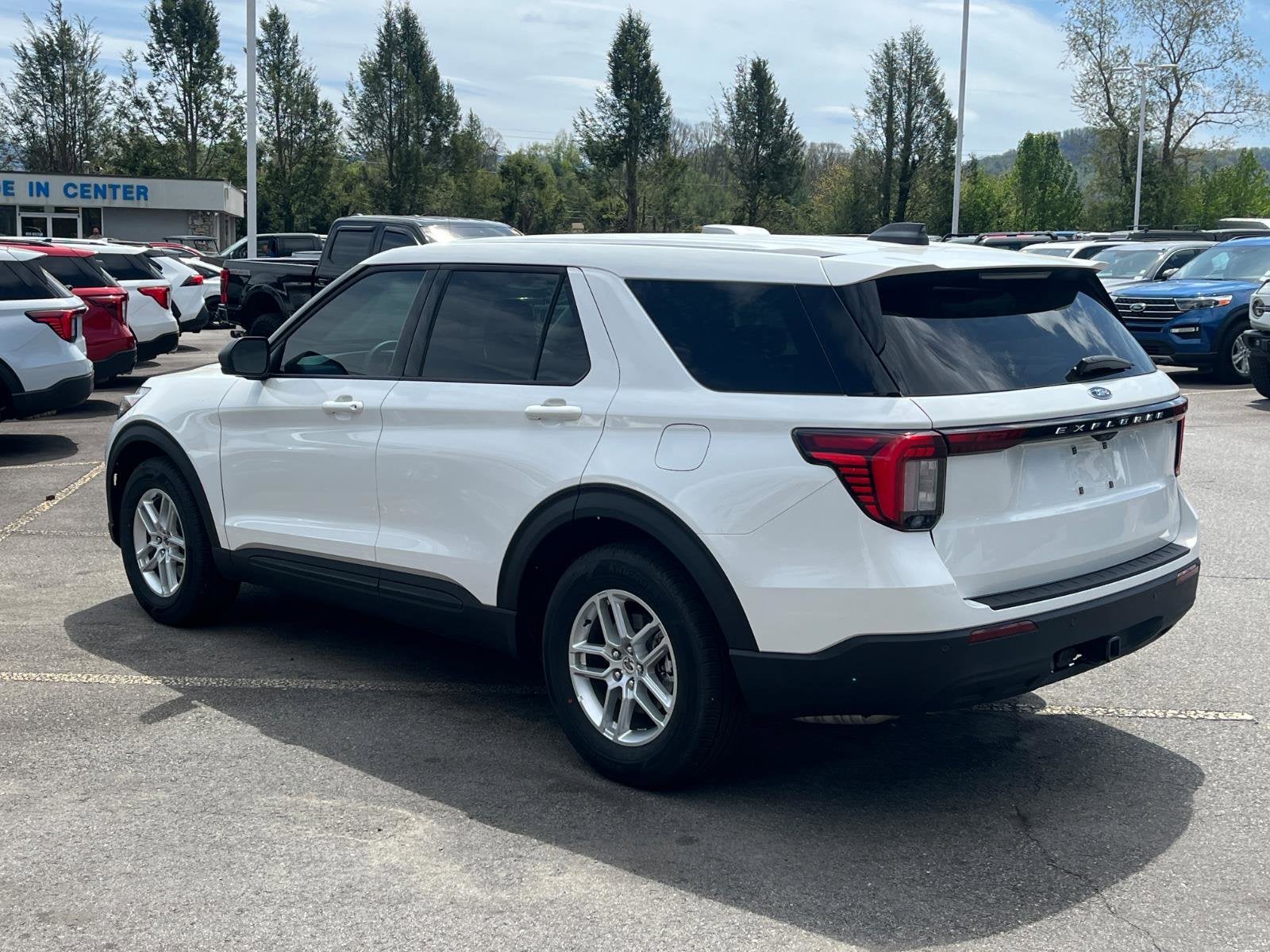 2026 Ford Explorer Active w/100A Pkg