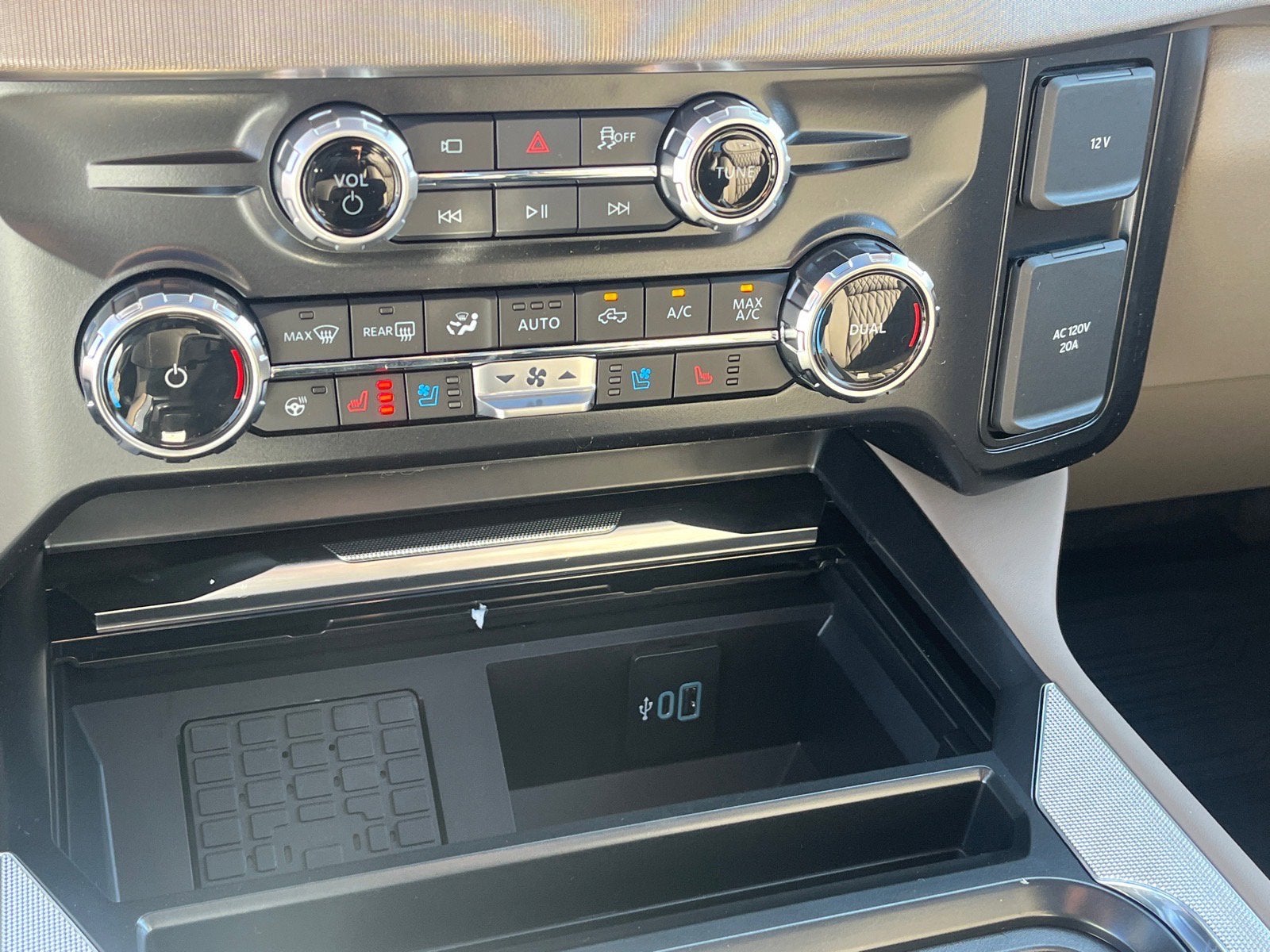 2026 Ford Super Duty F-350 DRW Platinum