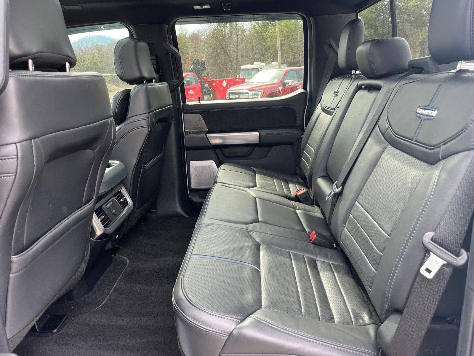 2025 Ford Super Duty F-350 DRW Platinum