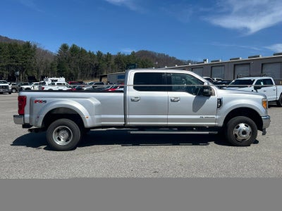 2017 Ford Super Duty F-350 DRW Lariat