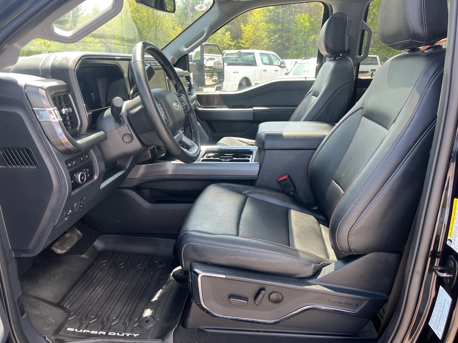 2024 Ford Super Duty F-350 DRW LARIAT