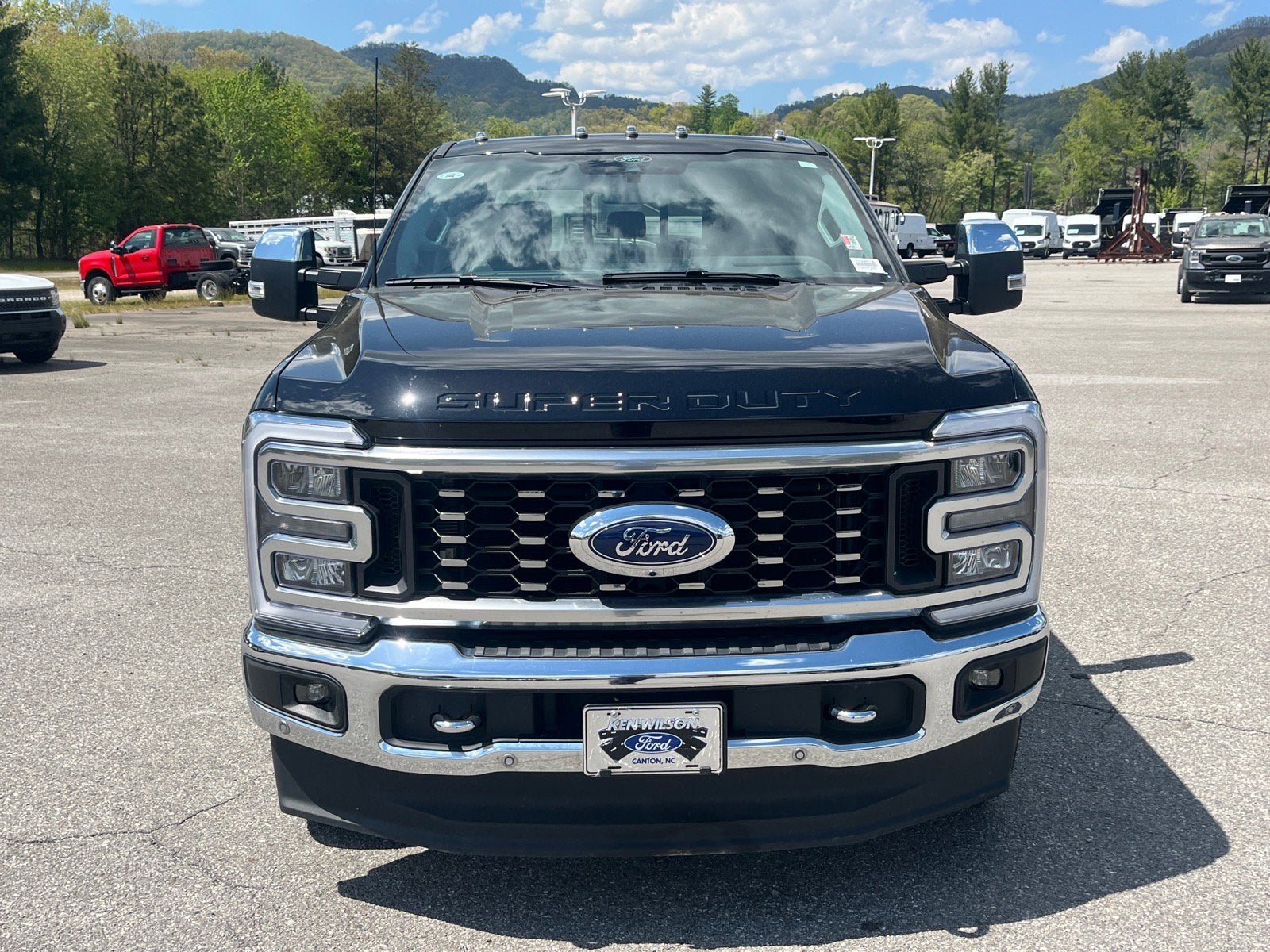 2024 Ford Super Duty F-350 DRW LARIAT