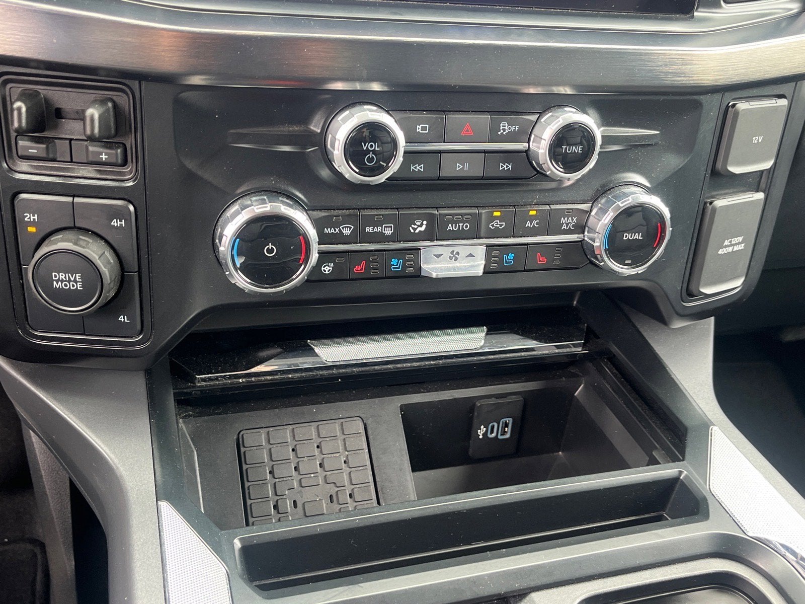 2025 Ford Super Duty F-450 DRW Lariat DRW