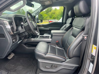 2025 Ford Super Duty F-450 DRW Lariat DRW