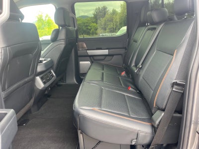 2025 Ford Super Duty F-450 DRW Lariat DRW