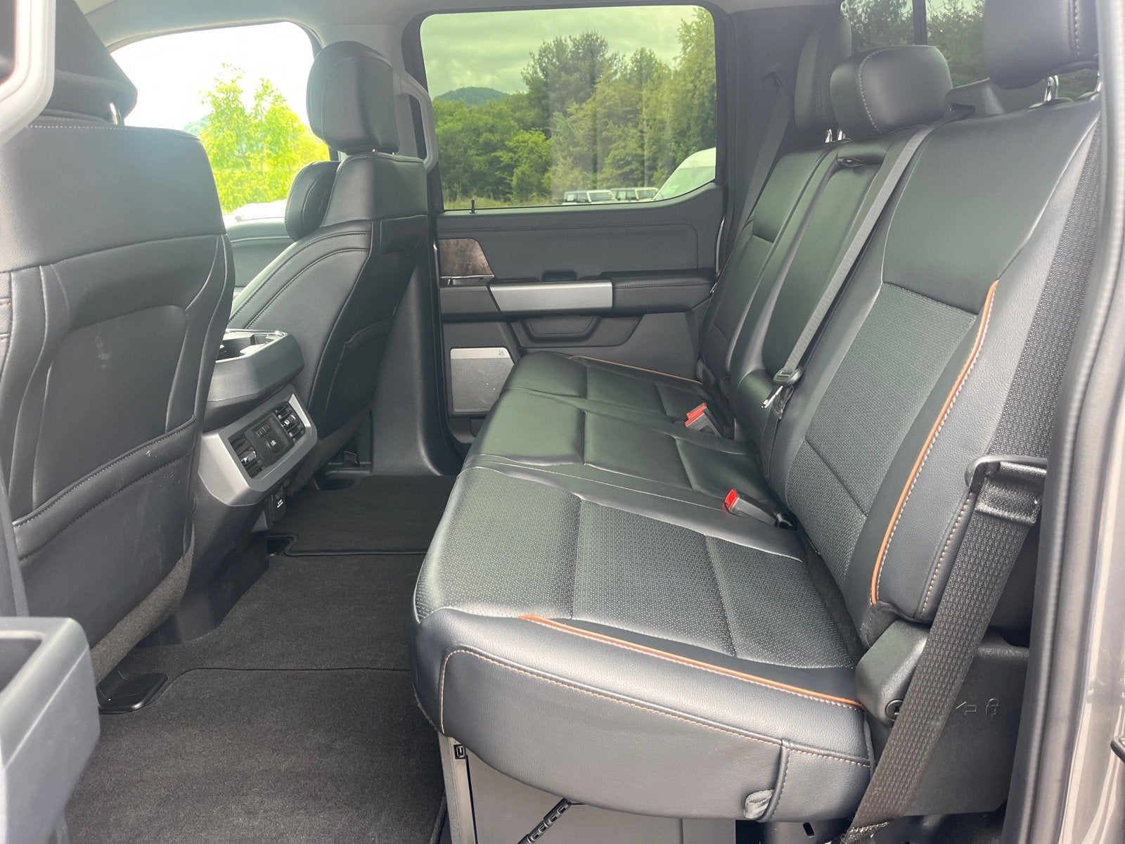 2025 Ford Super Duty F-450 DRW Lariat DRW
