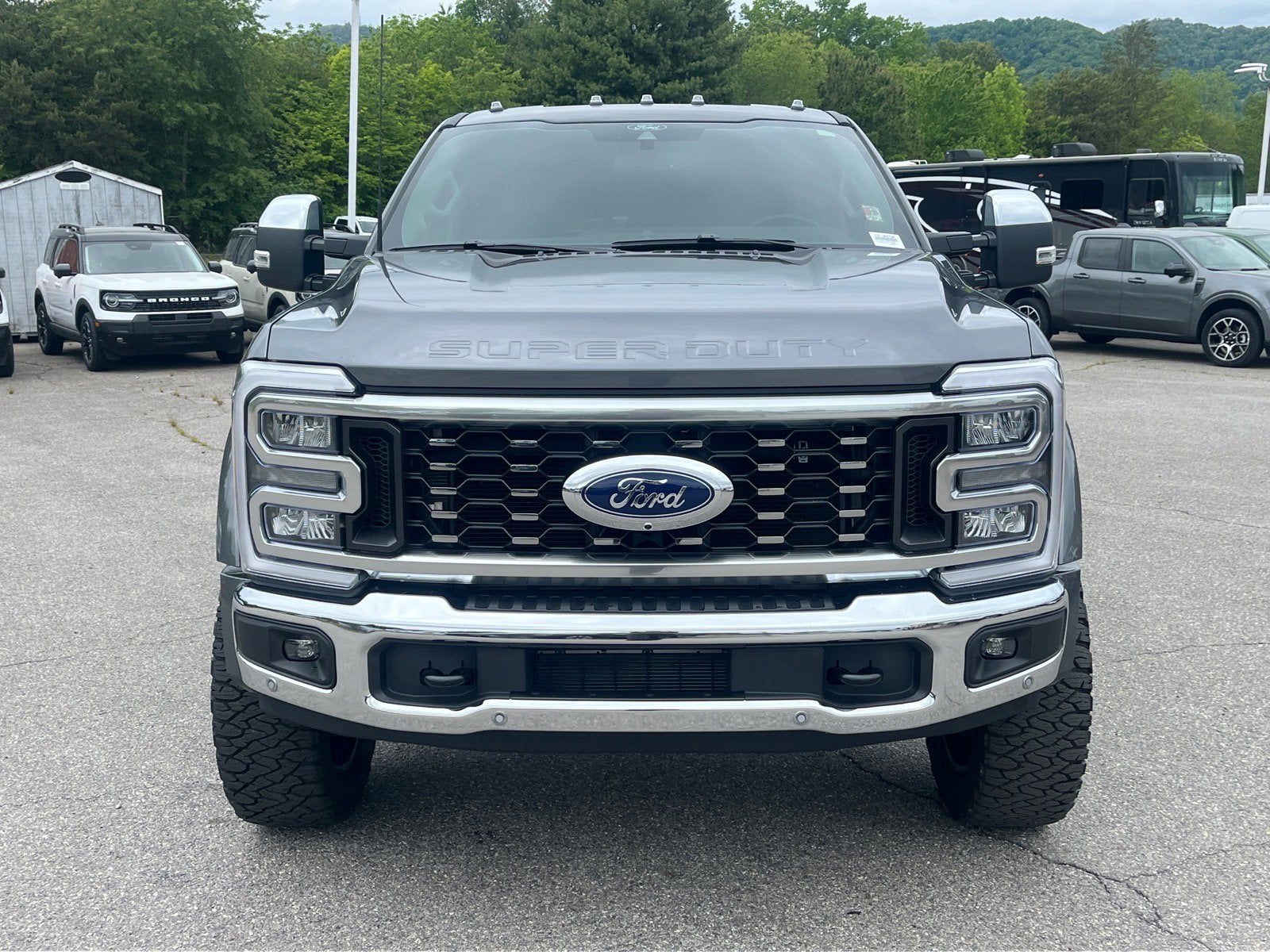 2025 Ford Super Duty F-450 DRW Lariat DRW