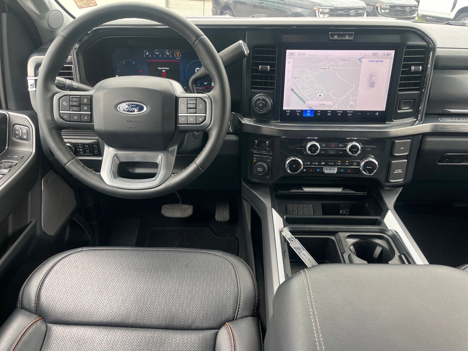 2025 Ford Super Duty F-450 DRW Lariat DRW