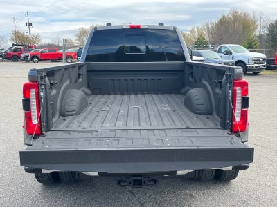 2023 Ford Super Duty F-450 DRW LARIAT