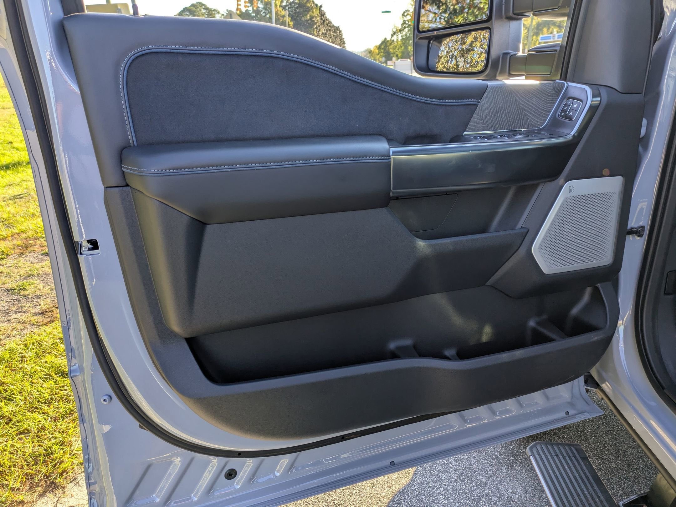 2025 Ford Super Duty F-350 SRW Platinum