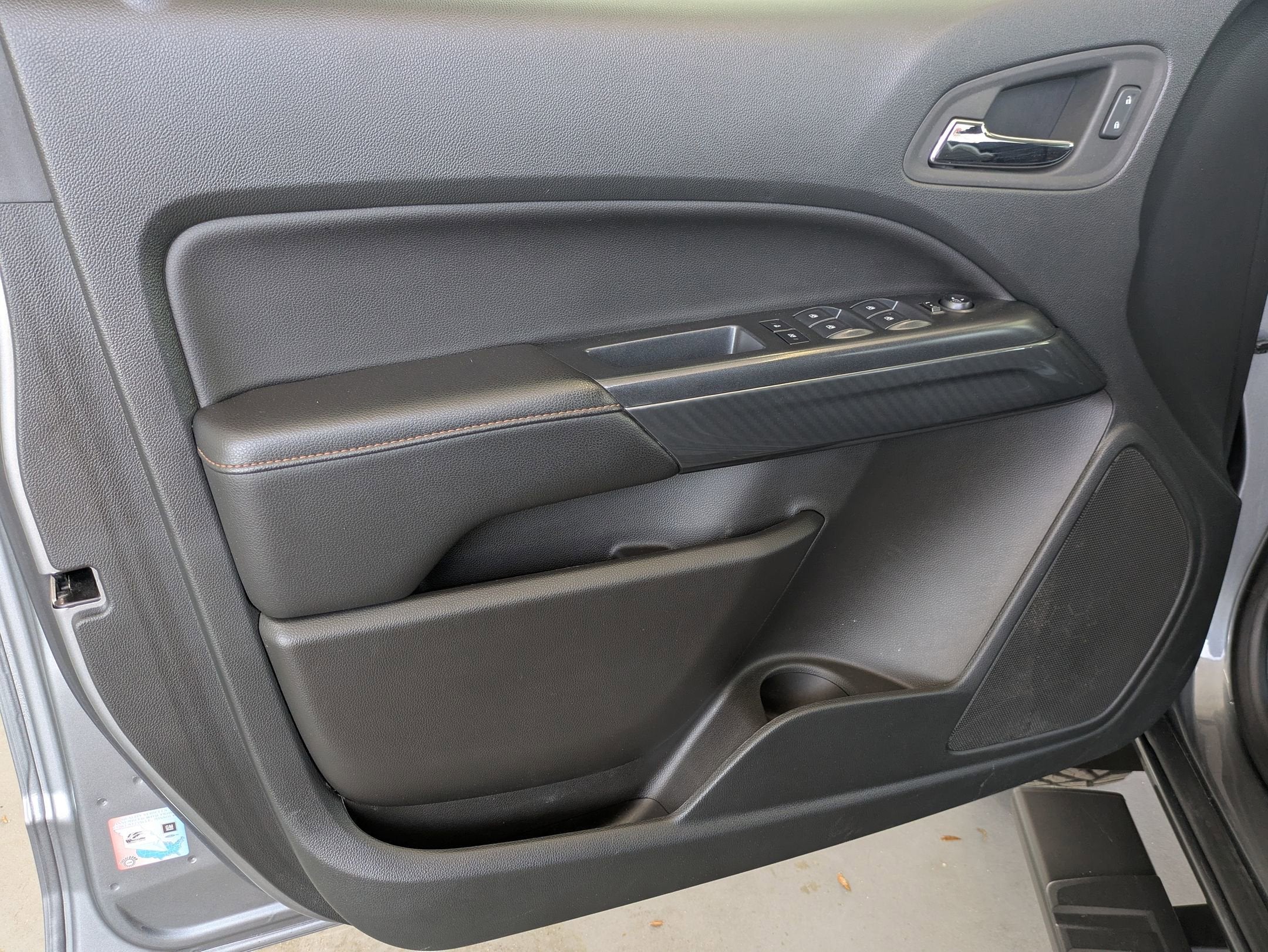 2022 GMC Canyon 4WD AT4 w/Leather