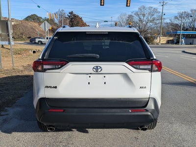 2022 Toyota RAV4 XLE