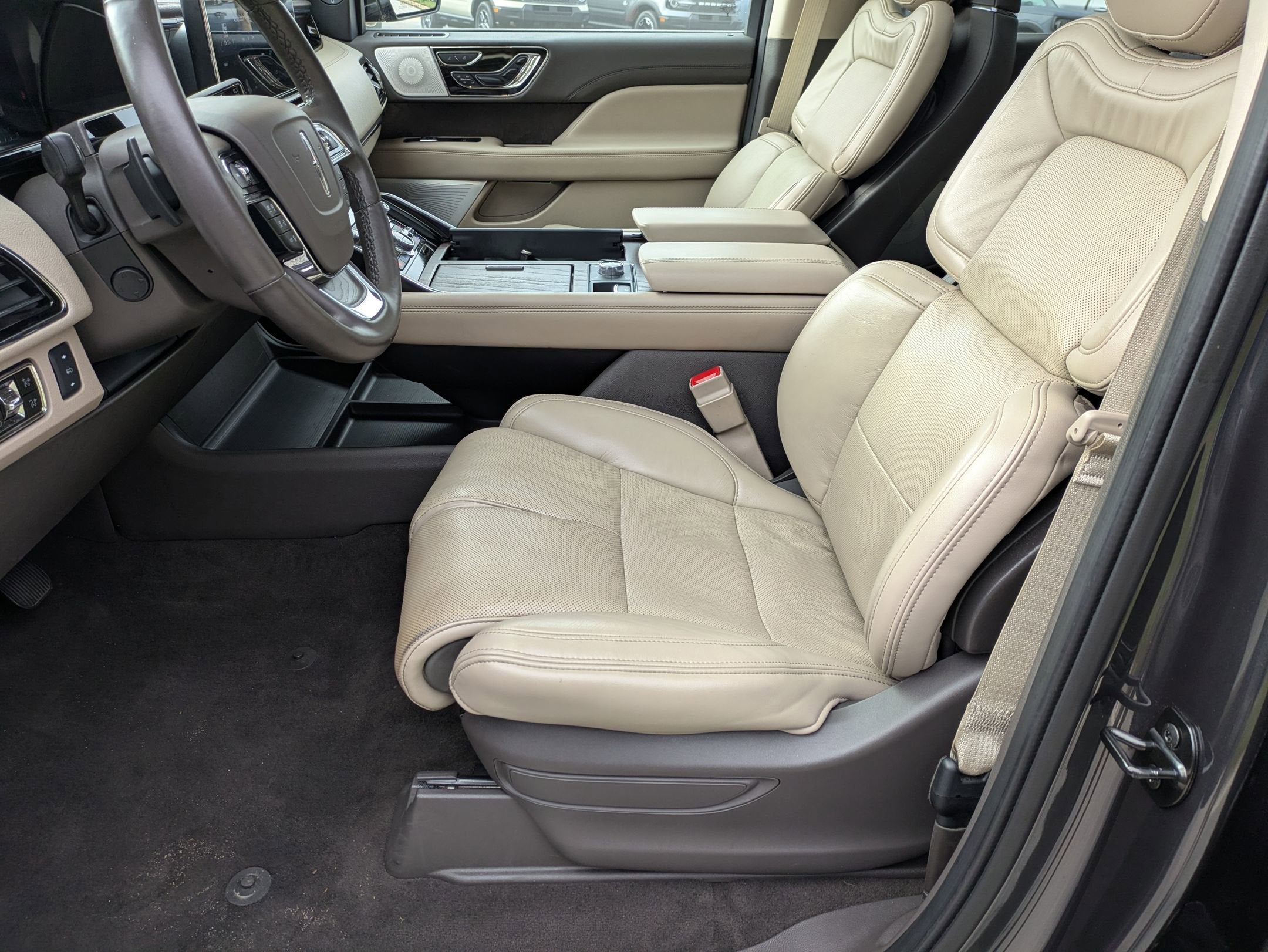 2023 Lincoln Navigator L Reserve