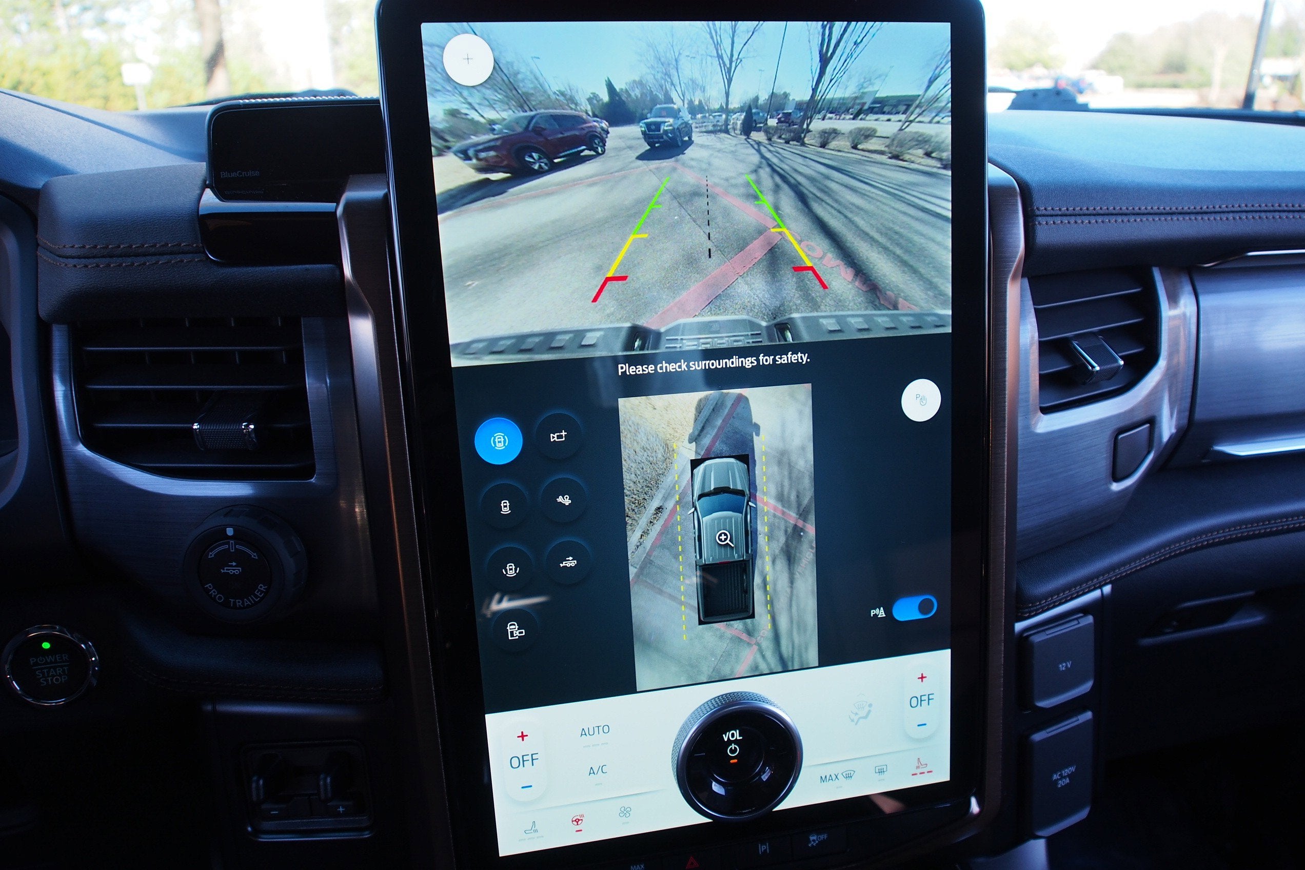 2023 Ford F-150 Lightning LARIAT