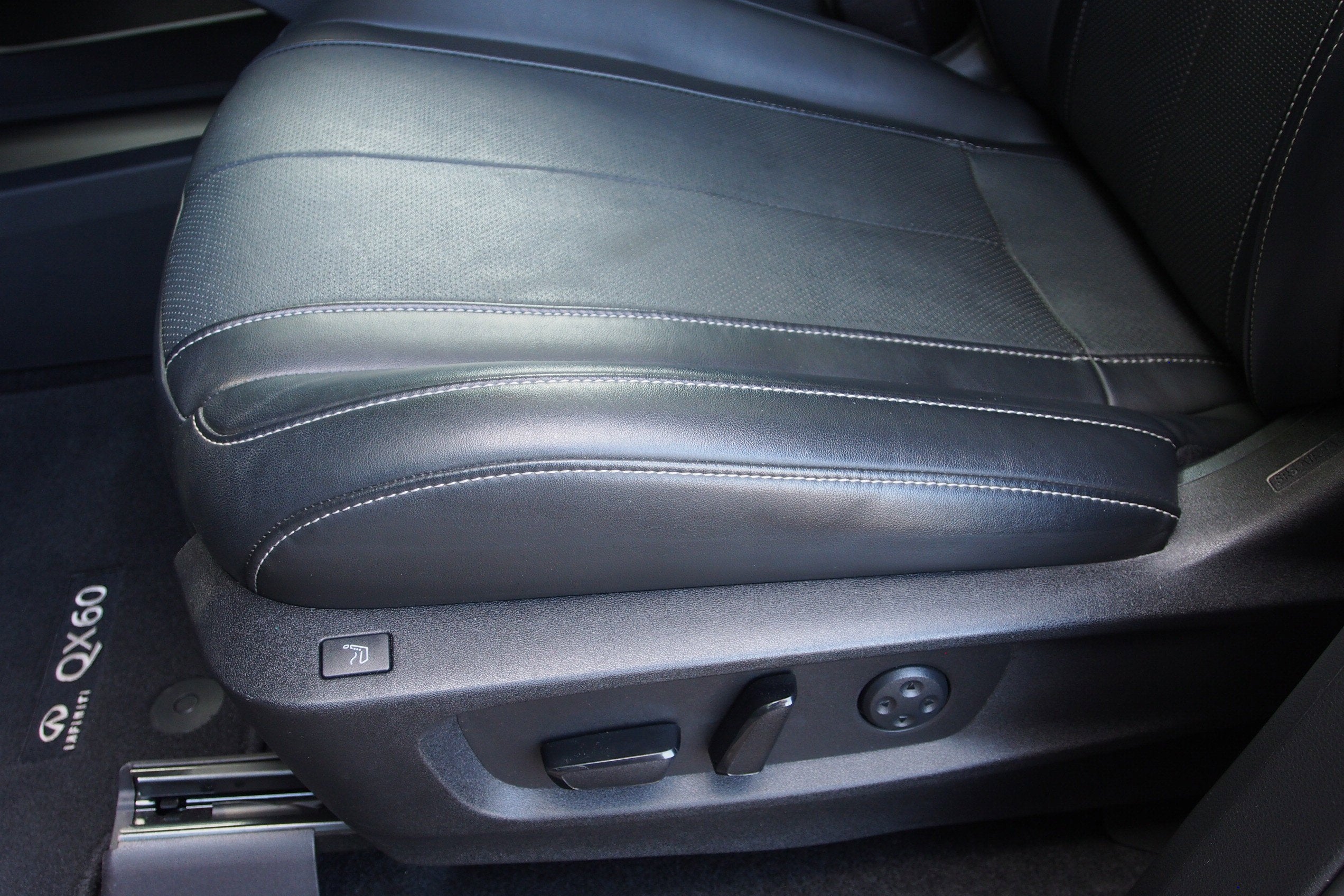 2022 INFINITI QX60 SENSORY