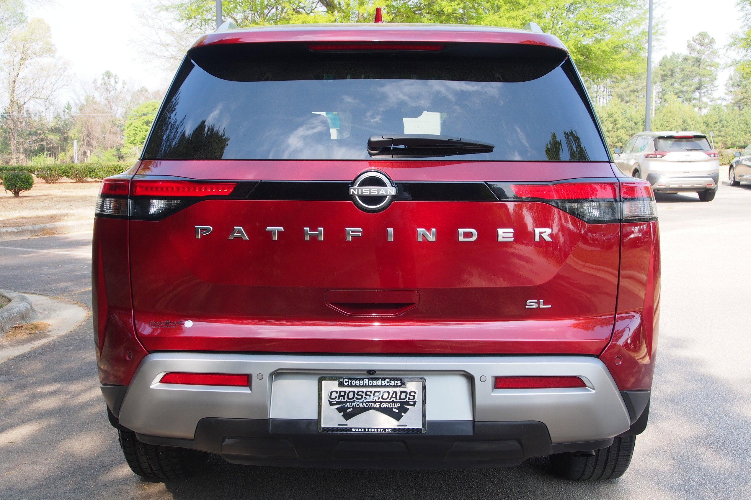 2024 Nissan Pathfinder SL