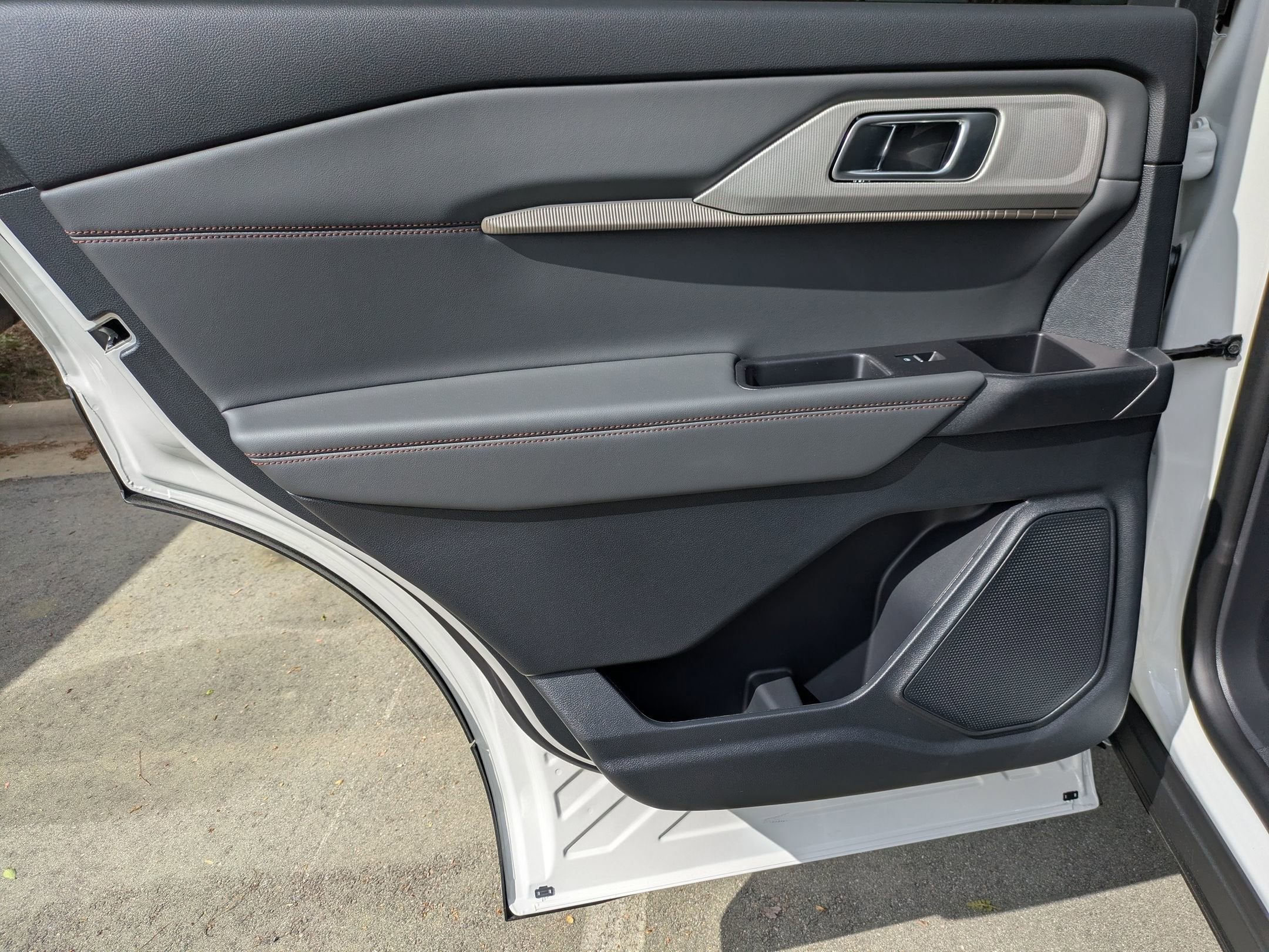 2026 Ford Explorer Active w/200A Pkg