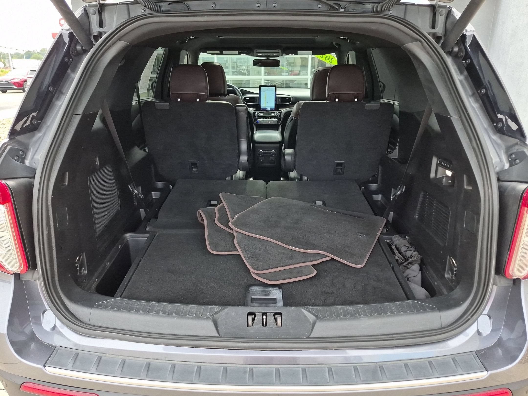 2021 Ford Explorer Platinum