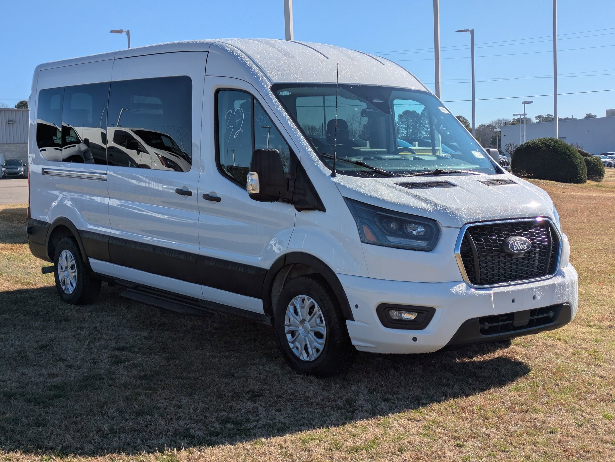 2026 Ford Transit Passenger Wagon XLT
