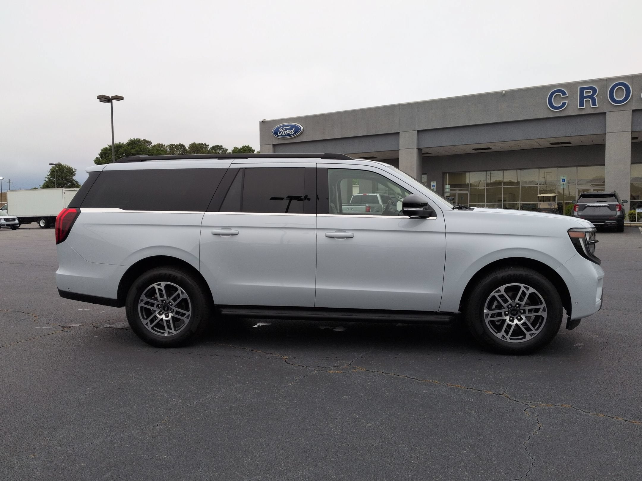 2025 Ford Expedition Max Active