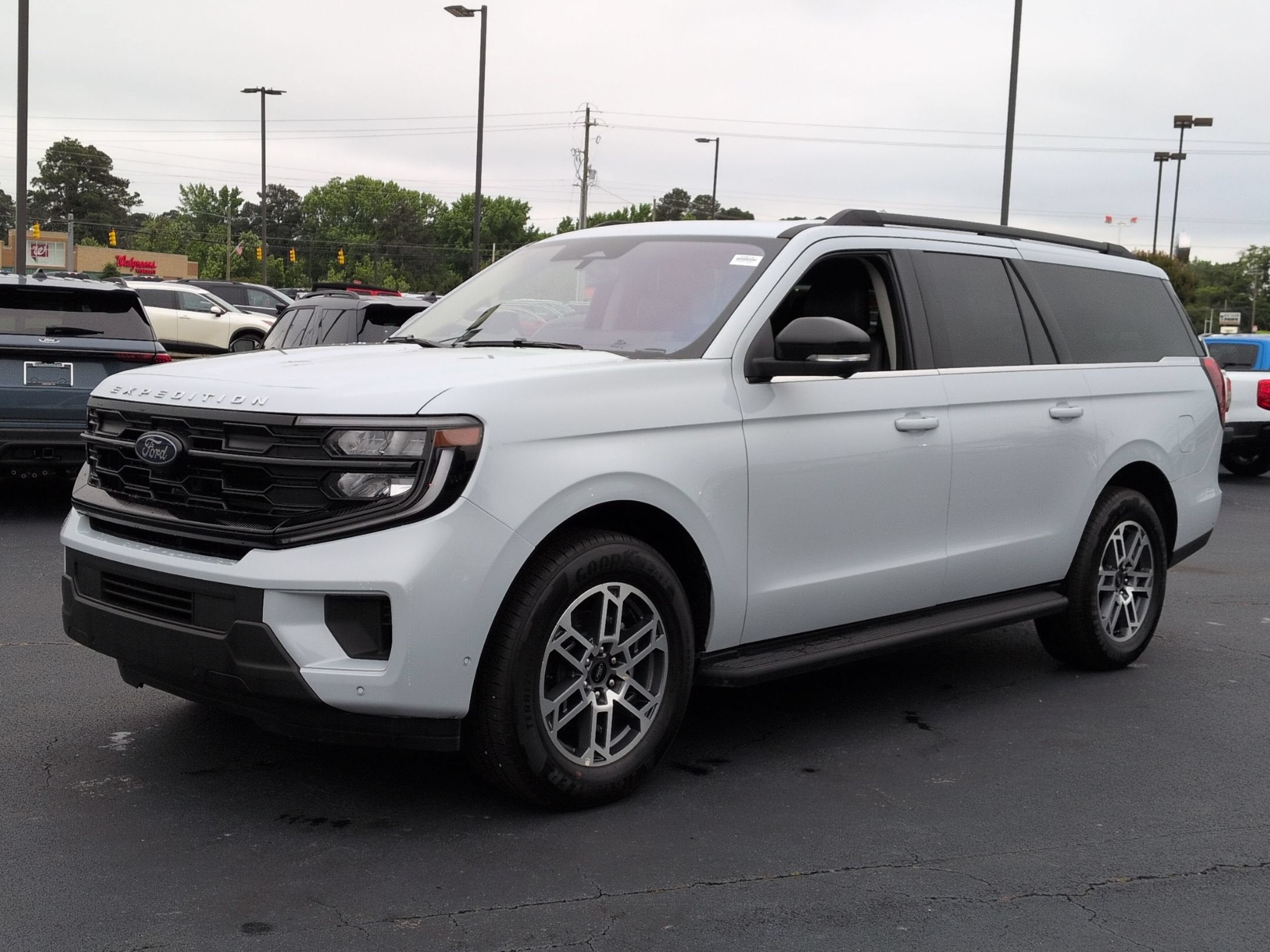 2025 Ford Expedition Max Active